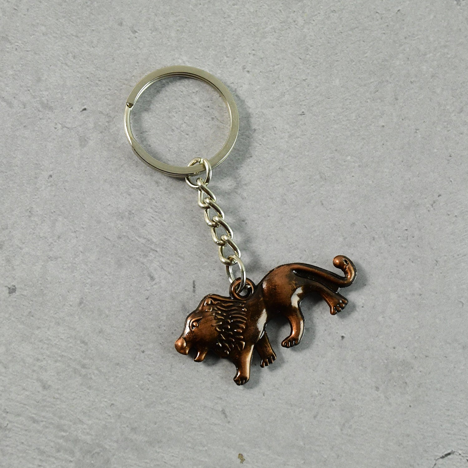 Elegant Walking Lion Metal Keychain (1 Pc) - Image 3