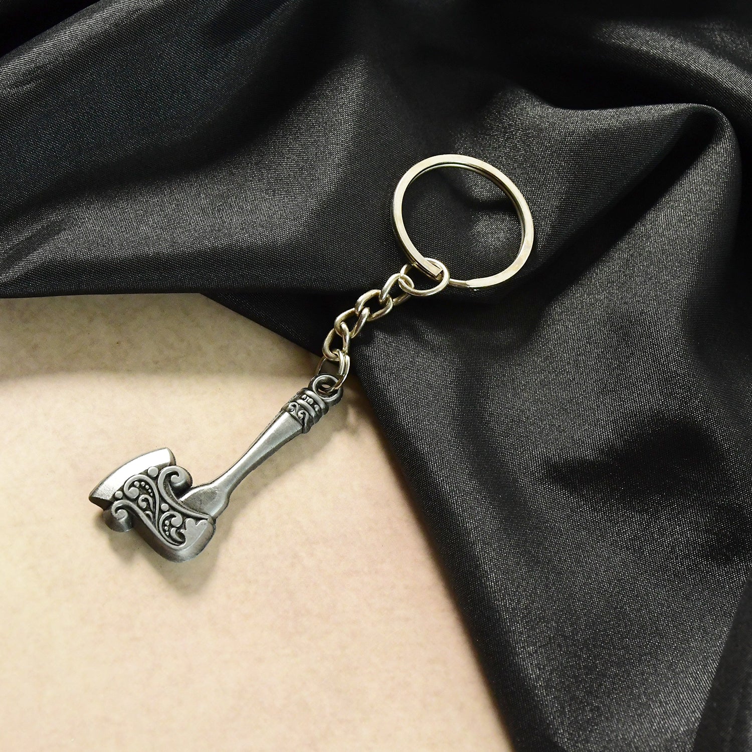Stylish Axe Shape Metal Keychain (1 Pc) - Image 3