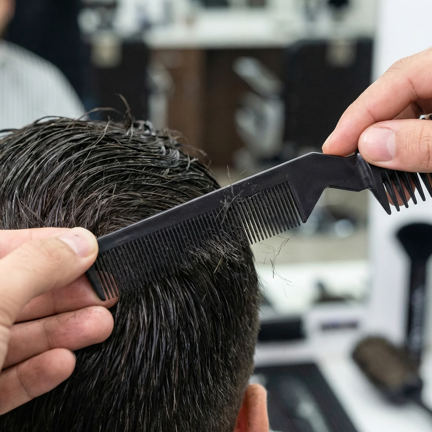 2 in 1 Double-Sided Hair Cutting Comb with Razor Blade (1 Pc) - Image 7