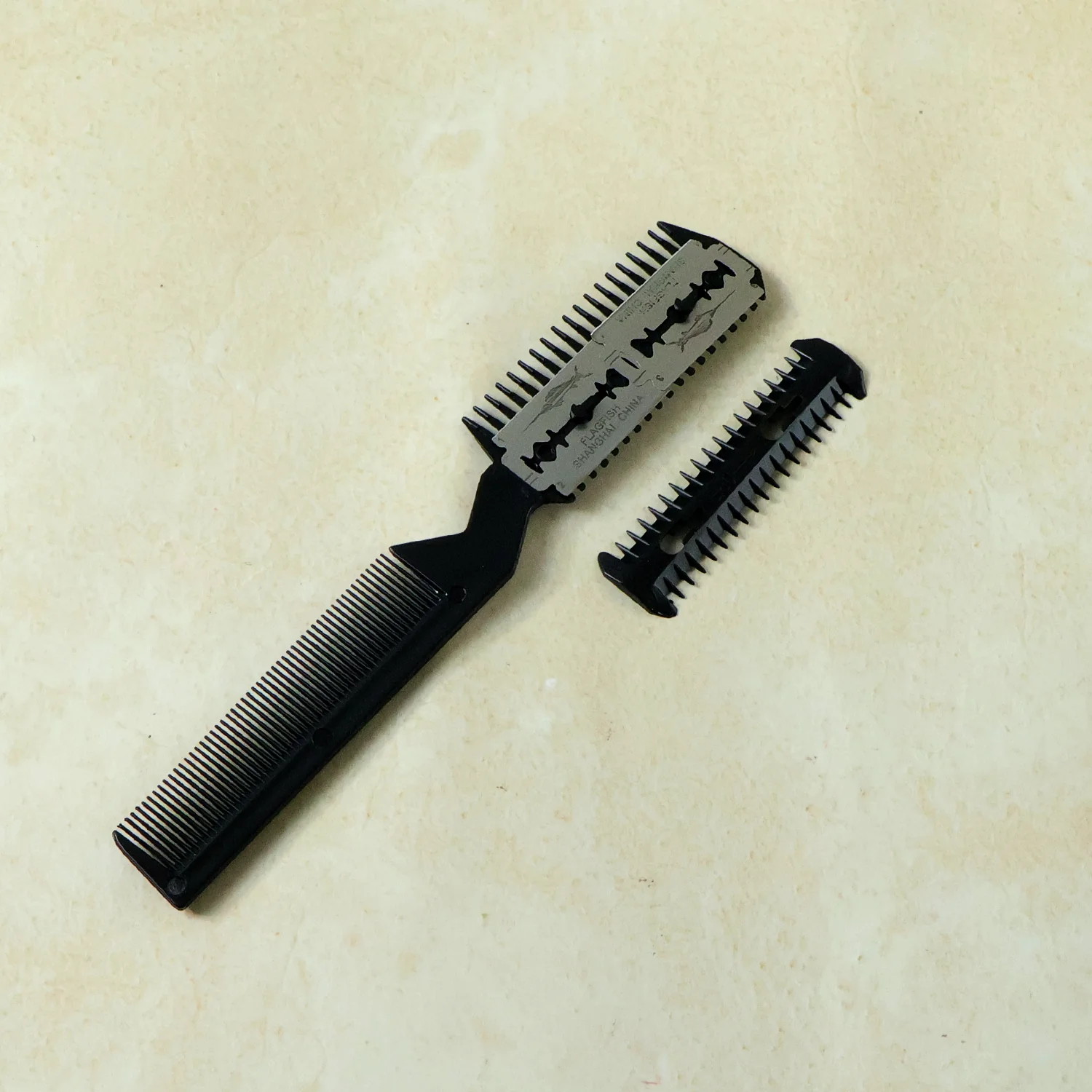 2 in 1 Double-Sided Hair Cutting Comb with Razor Blade (1 Pc) - Image 9