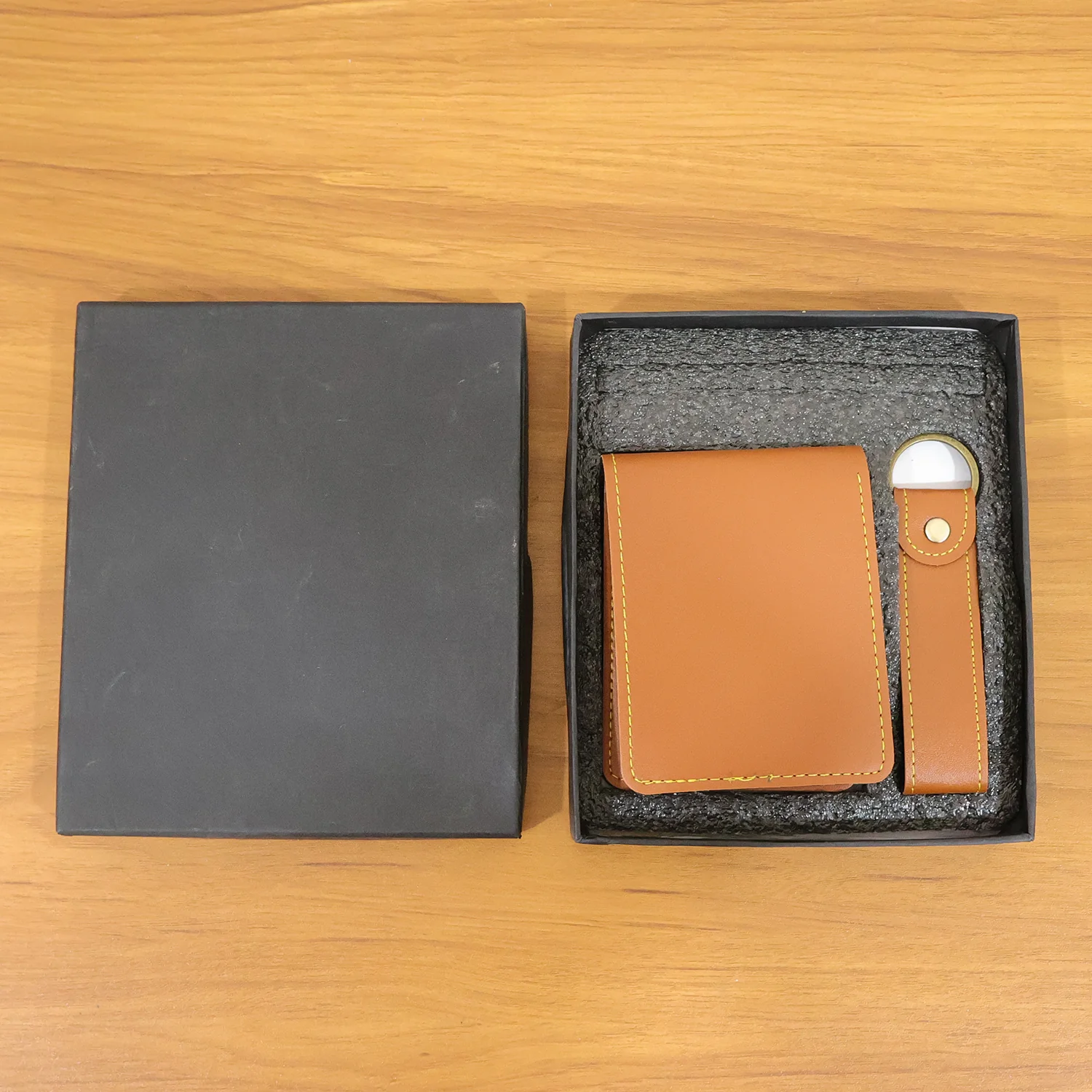 2 in 1 Men’s Wallet with Keychain Holder - Image 9