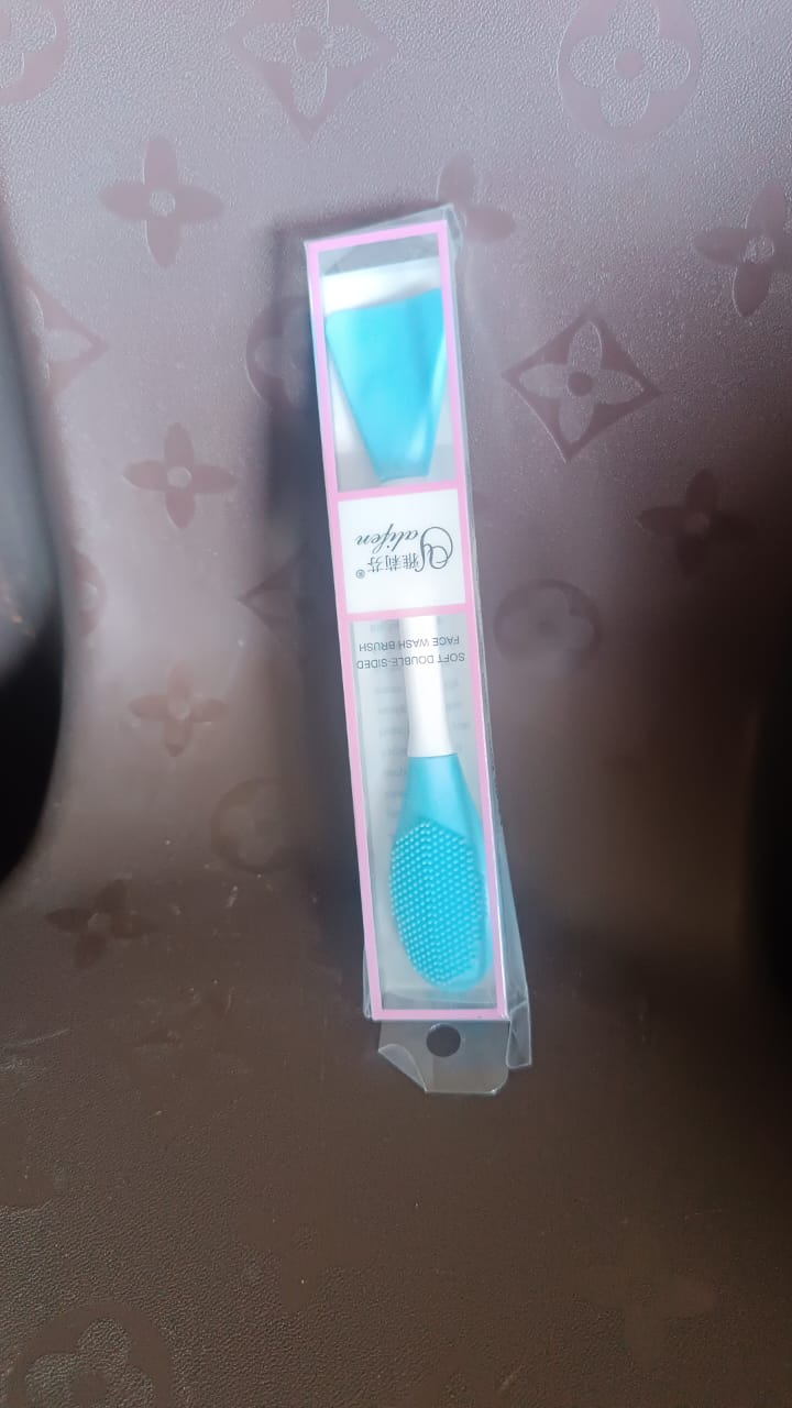 2-in-1 Silicone Face Scrubber (1 Pc) - Image 8
