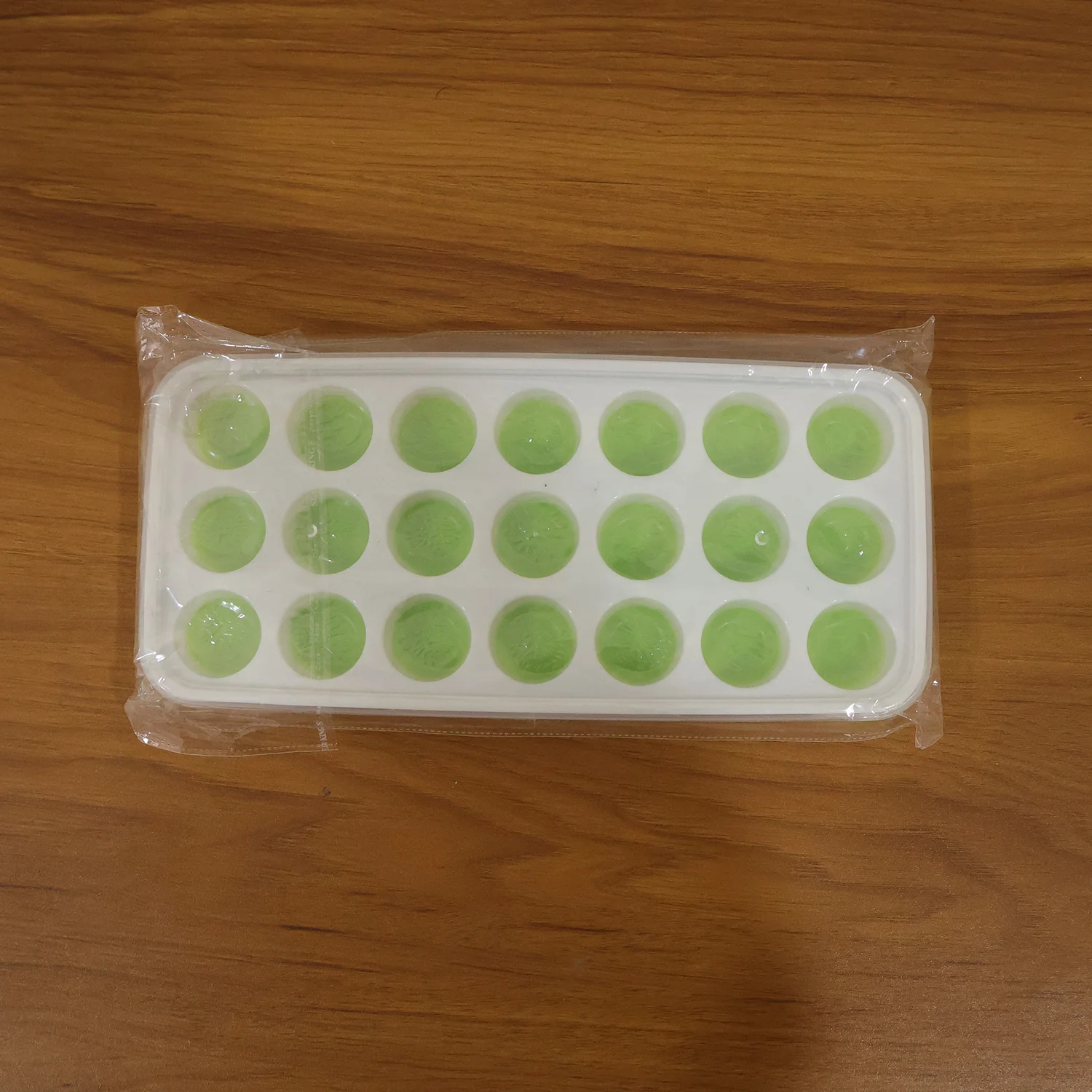 21 Grid Plastic Round Pop Ice Cube Tray with Lid (1 Pc) - Image 8