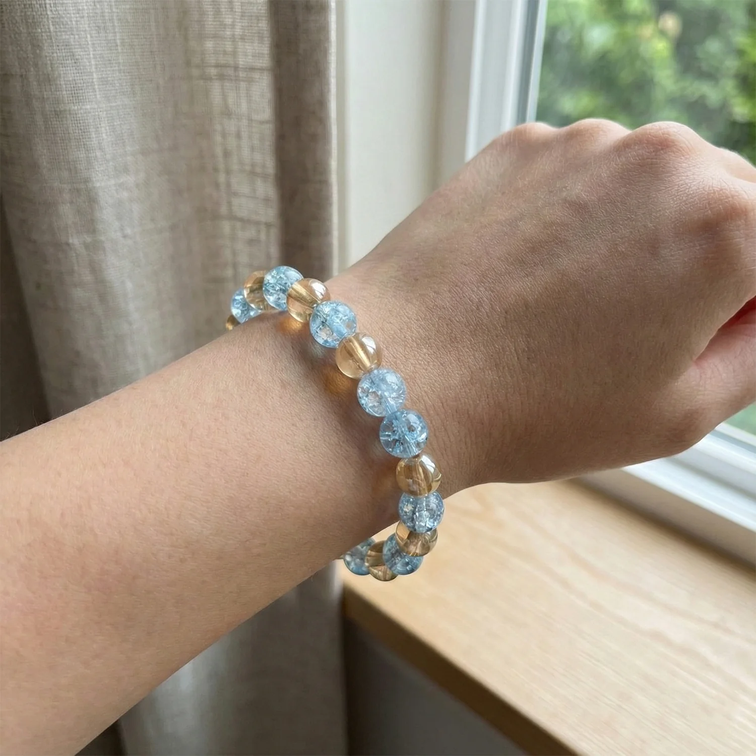 Elegant Dual-Tone Crystal Beaded Stretch Bracelet (1 Pc) - Image 4