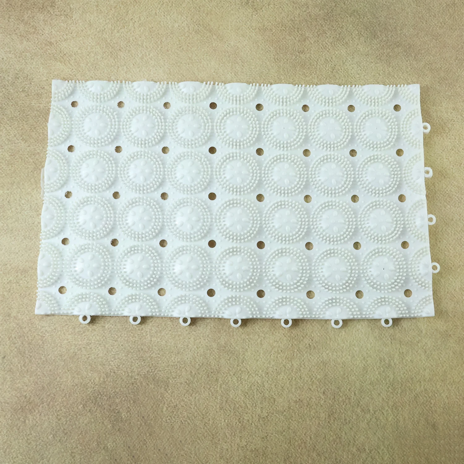 Anti-Slip Bathroom Massage Mat with Suction Cups (33 × 21 cm / 4 Pc) - Image 8