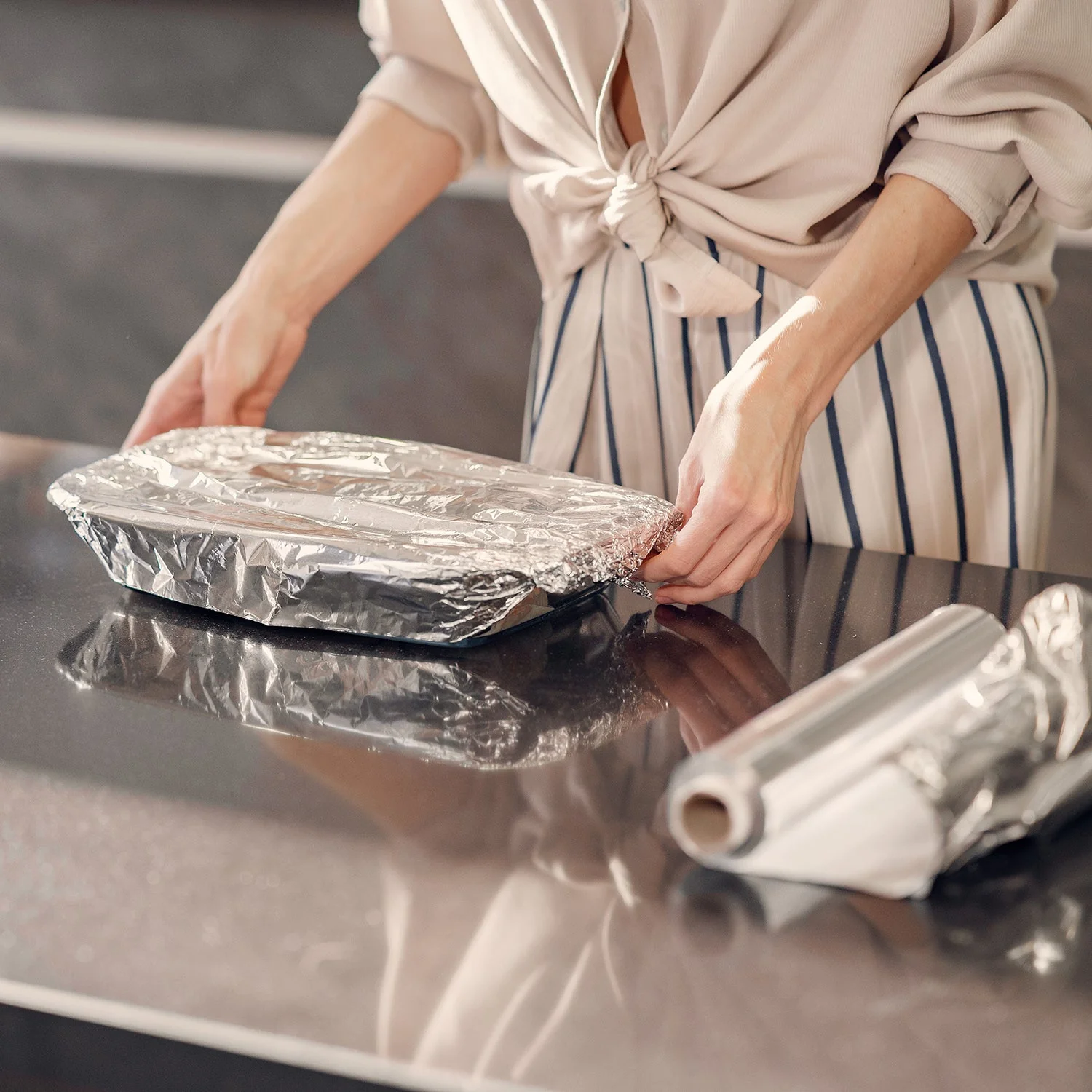 Heavy-Duty Aluminum Foil Roll – Non-Stick, Thick Sheet Baking & (10m x 300mm) - Image 4