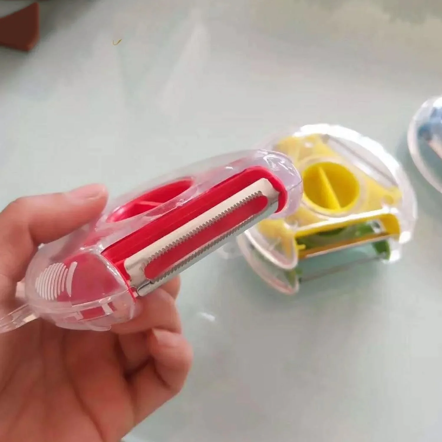 Round Planer Peeler and Cutter Vegetable Slicer Kitchen Tool. - Image 3