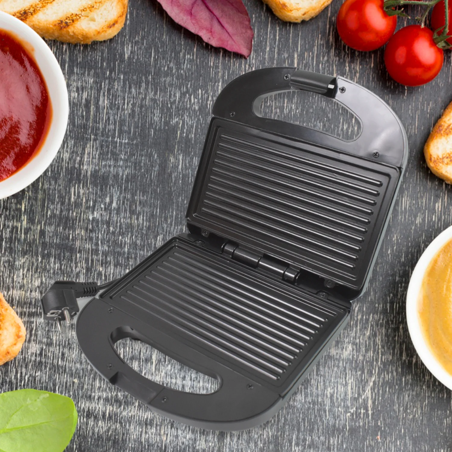 Sandwich Maker – Non-Stick Plates & Indicator Lights for Easy Home Cooking - Image 4