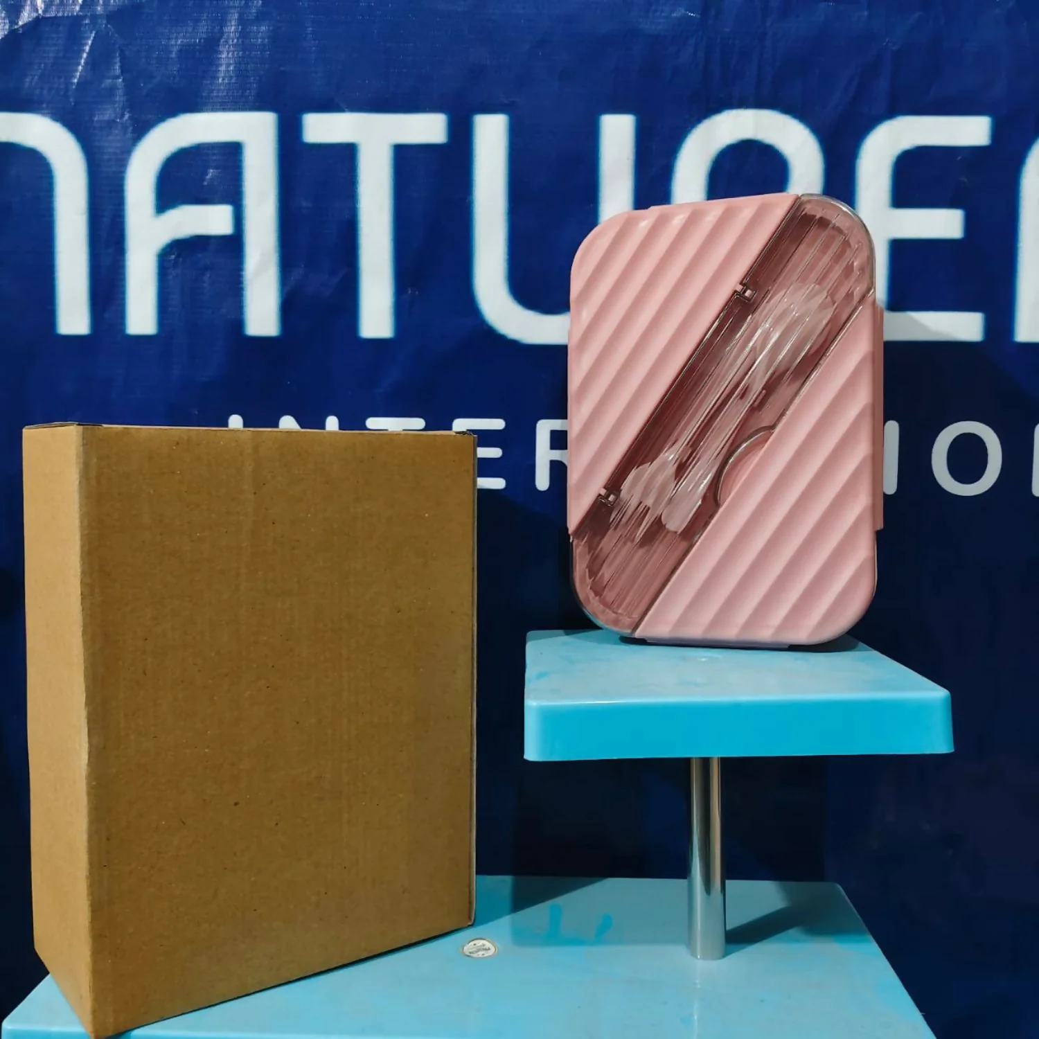 3 Compartment Lunch Box With Spoon and Fork Space - Image 6