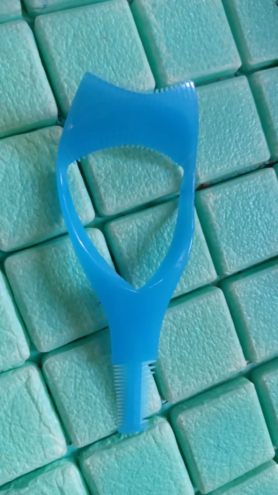 3-in-1 Plastic Eyelash Tool: Mascara Guide, Brush & Curler (1 Pc) - Image 8