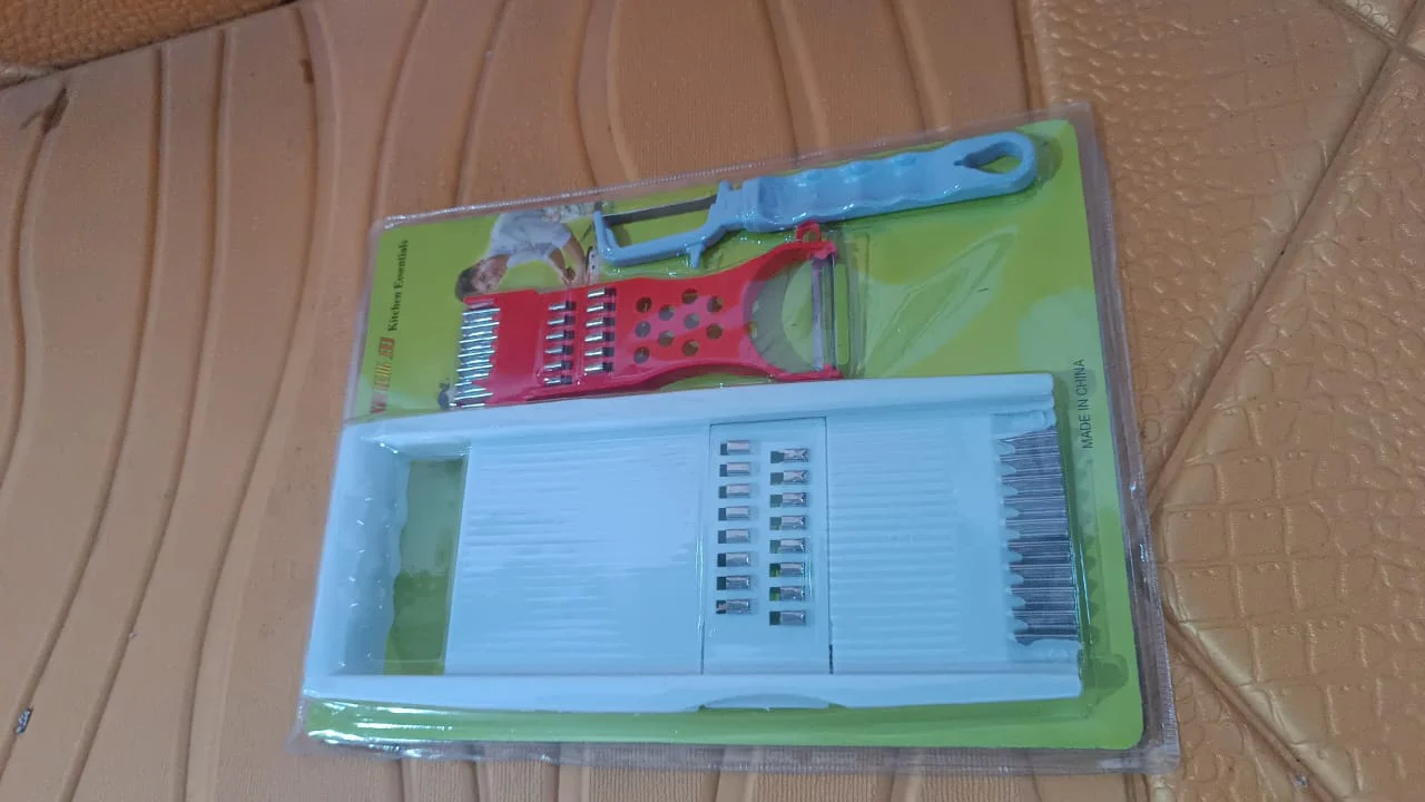 3 in 1 Kitchen Set: Grater Base, Slicing Attachment, and Peeler (3 Pcs Set) - Image 7