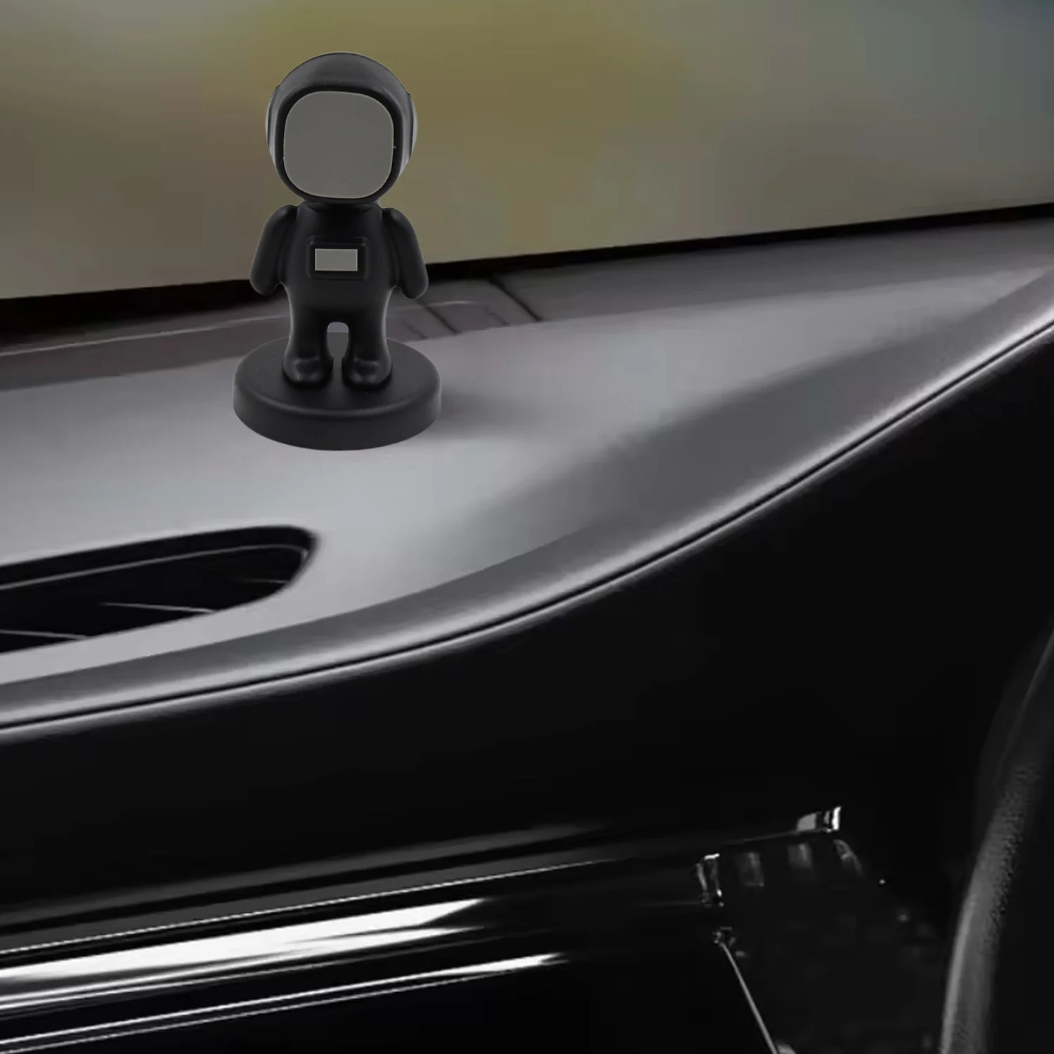Cartoon Astronaut Magnetic Mobile Phone Holder – 360° Rotating Car Mount (1 Pc) - Image 6