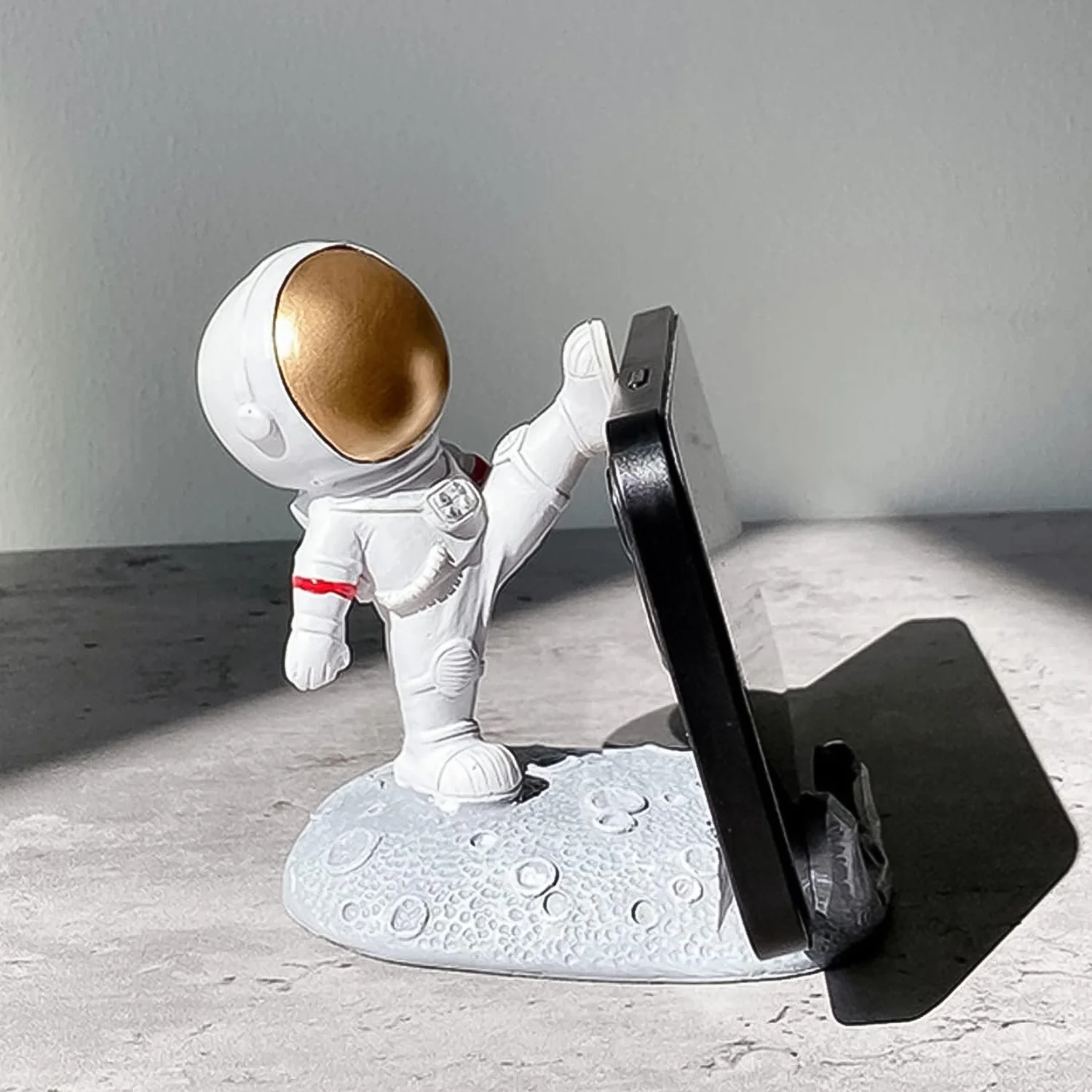 Mobile Holder Astronaut Phone Stand Planet Creative Fun 3D Design (1 Pc / Mix Design) - Image 4