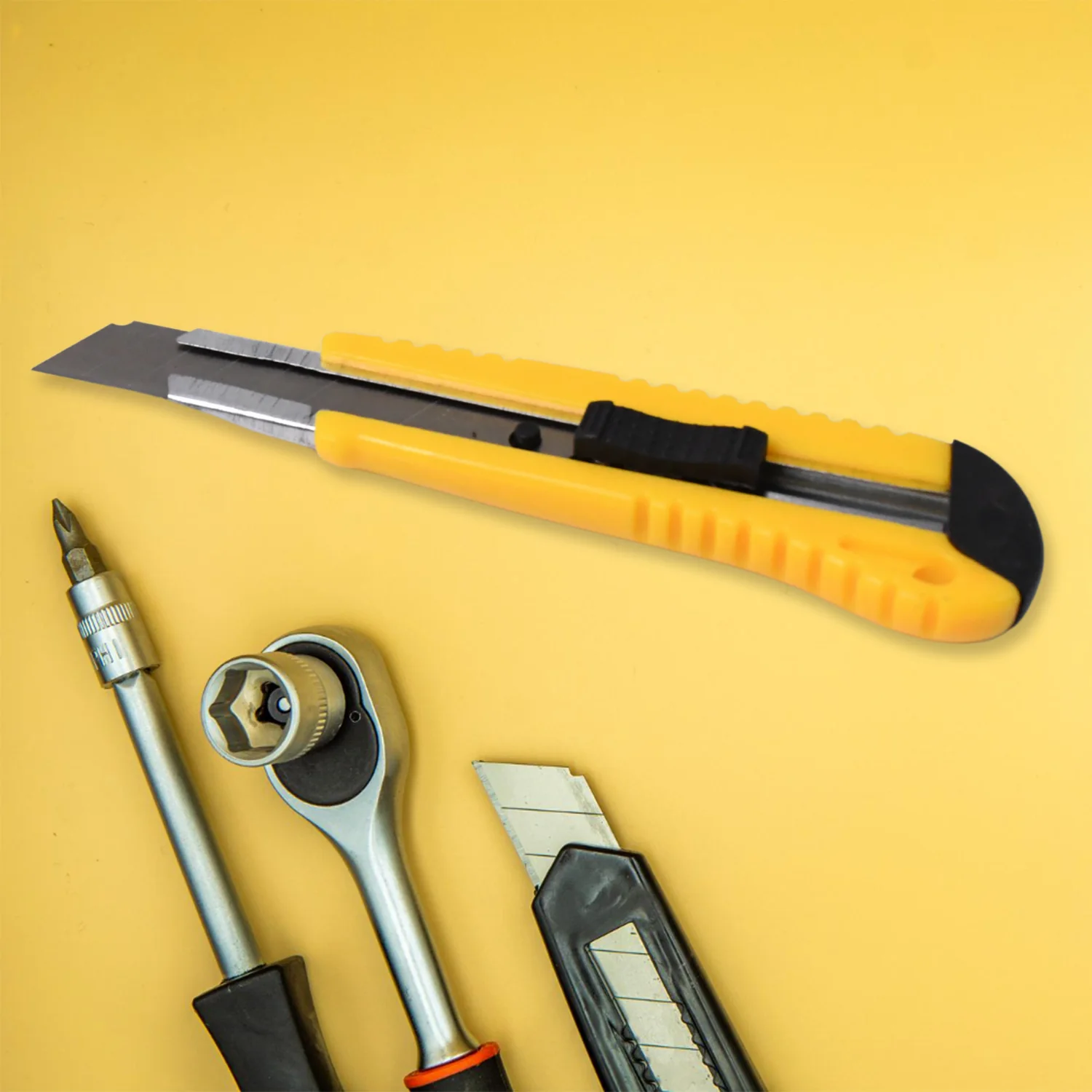 4 In 1 Hand Tool Kit Maintenance Repair Kits (1 Set) - Image 7