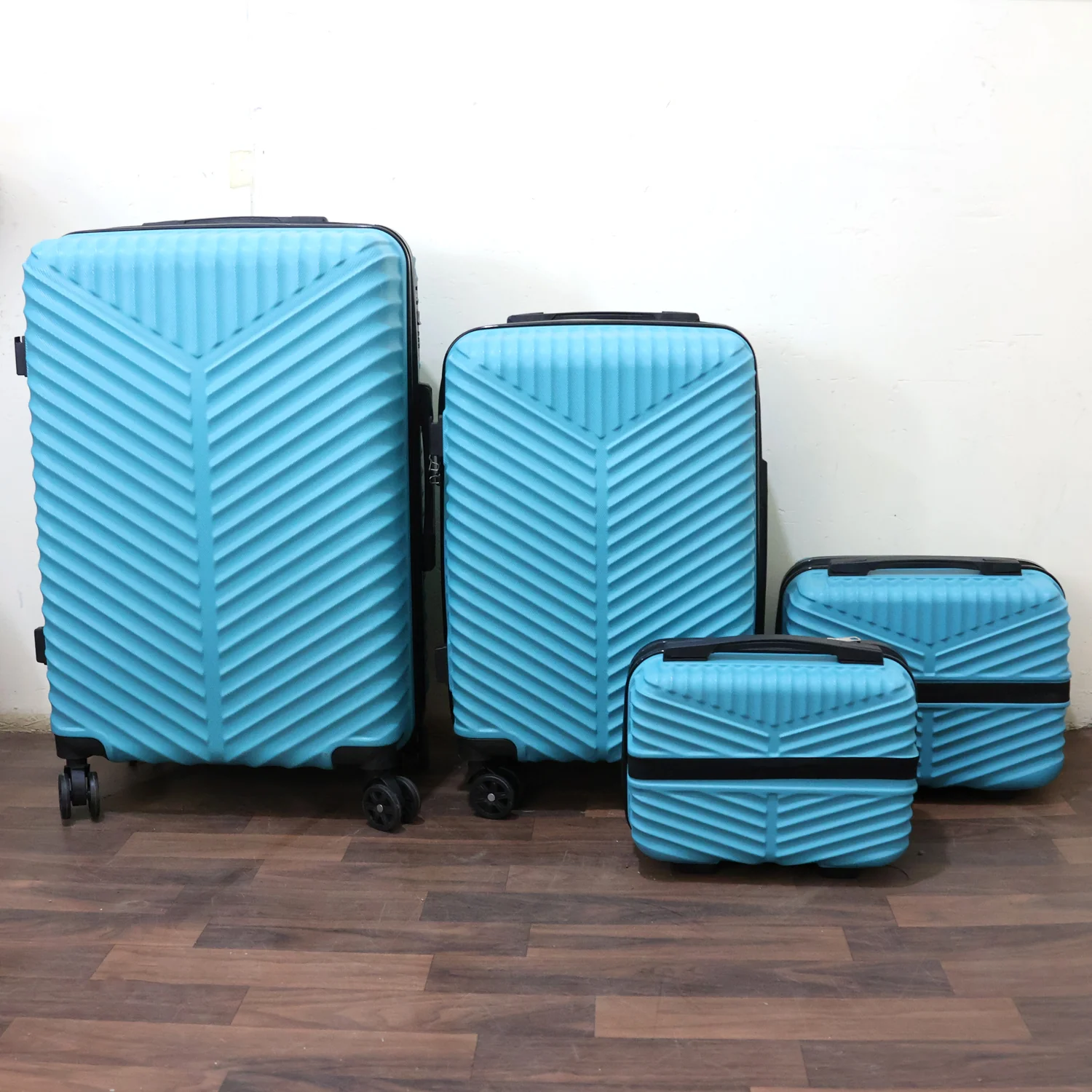 4-in-1 Luggage Set – Durable and Stylish Hard Shell Suitcase Set - Image 11