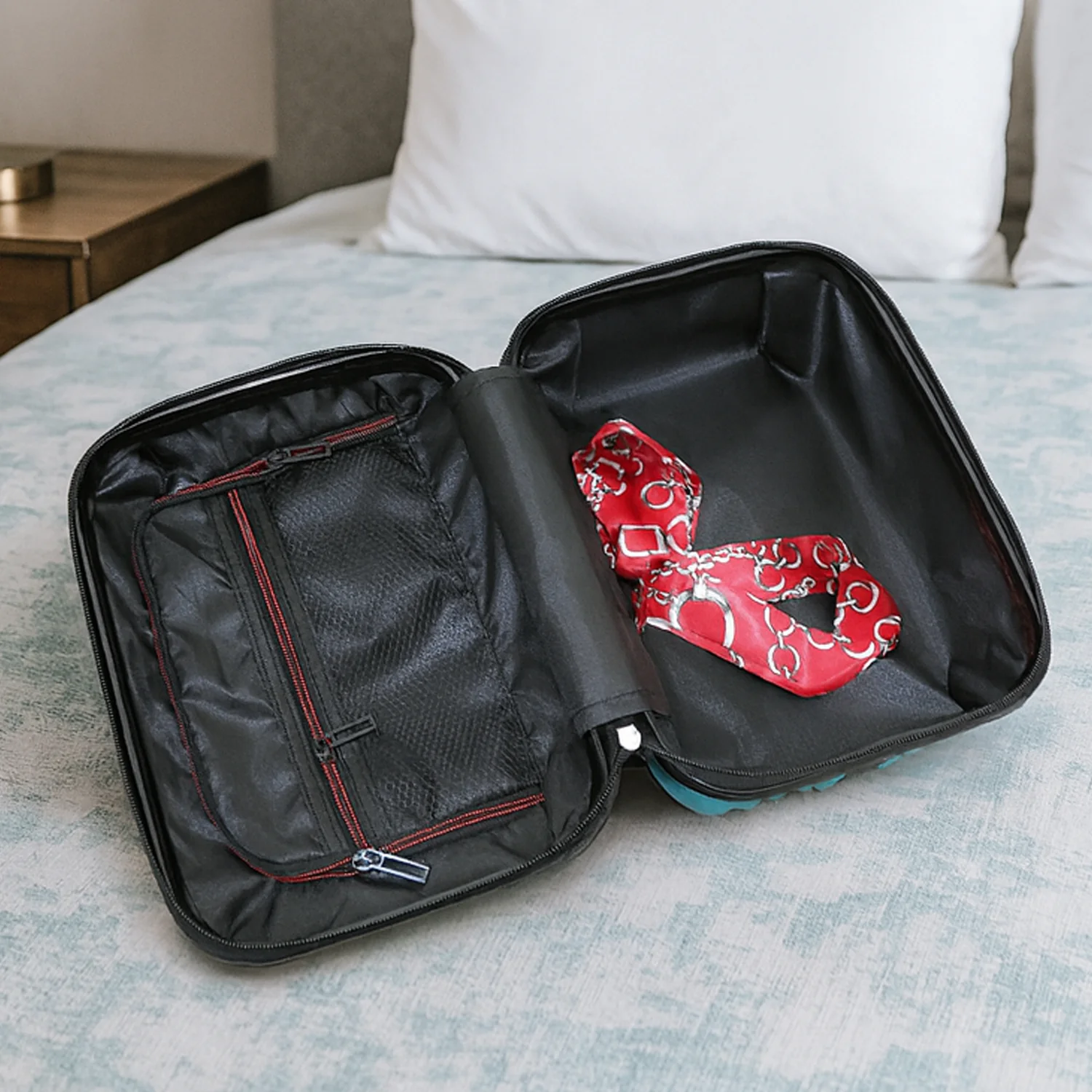 4-in-1 Luggage Set – Durable and Stylish Hard Shell Suitcase Set - Image 8