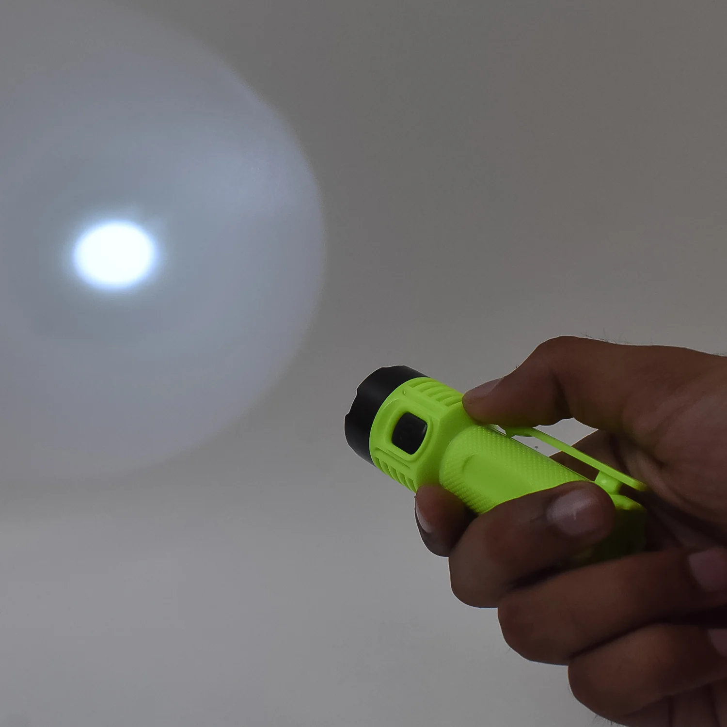 4 Modes Super Bright Led Torch High Lumens Fast Charging Flashlight / Torch (1 Pc) - Image 6