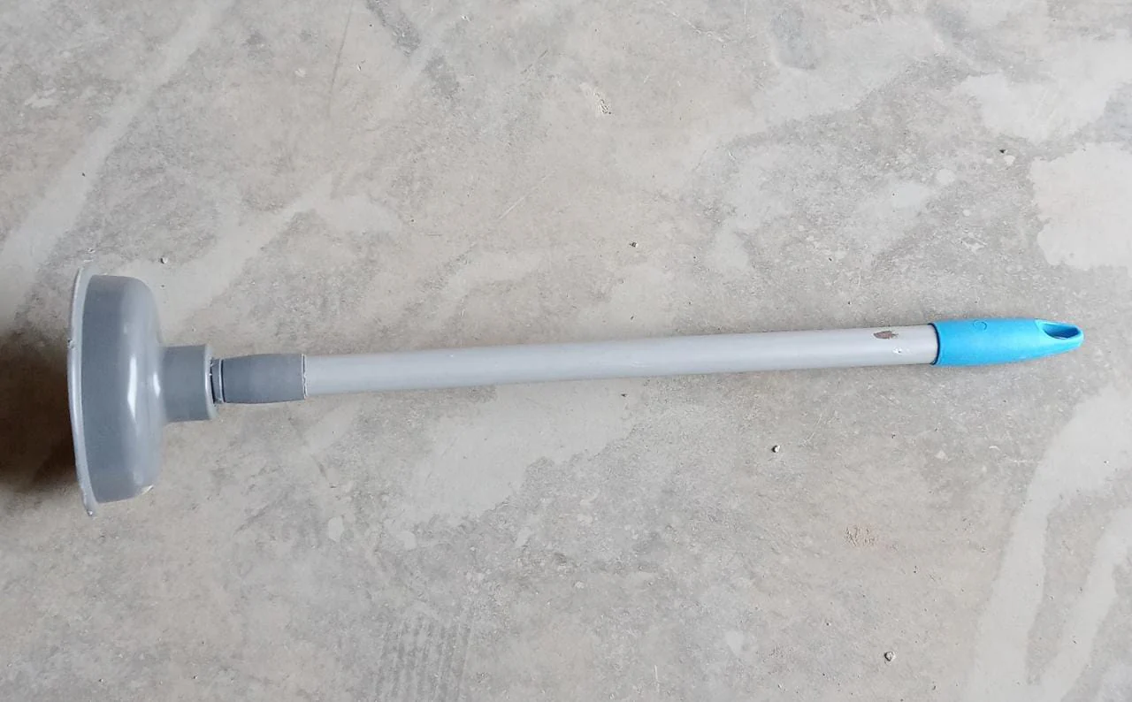 Toilet Plunger – For Clogs in Bowls & Sinks in Homes & Commercial Buildings - Image 8