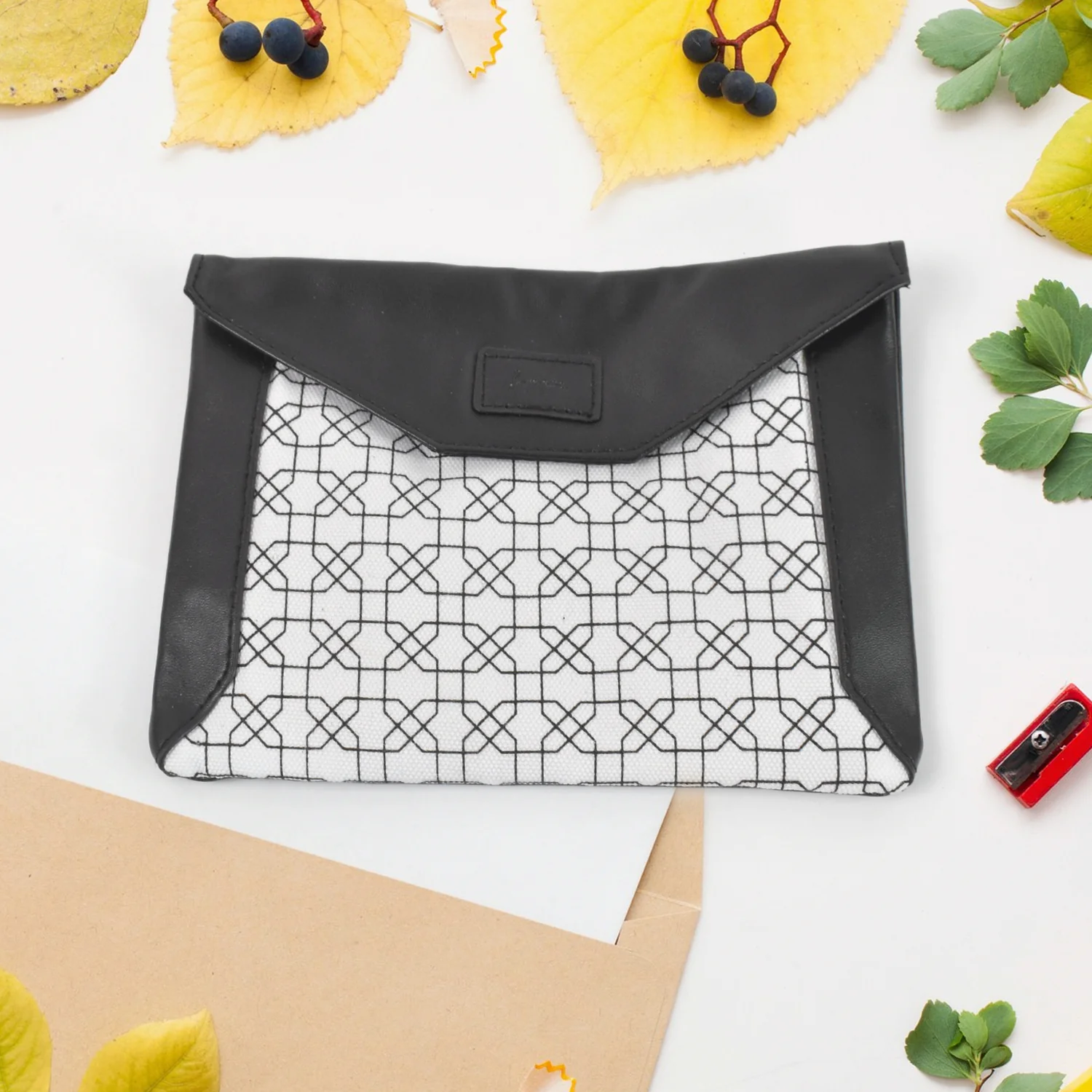 Multipurpose Pouch With Magnetic Lock(1 Pc / 19×14 Cm) - Image 6