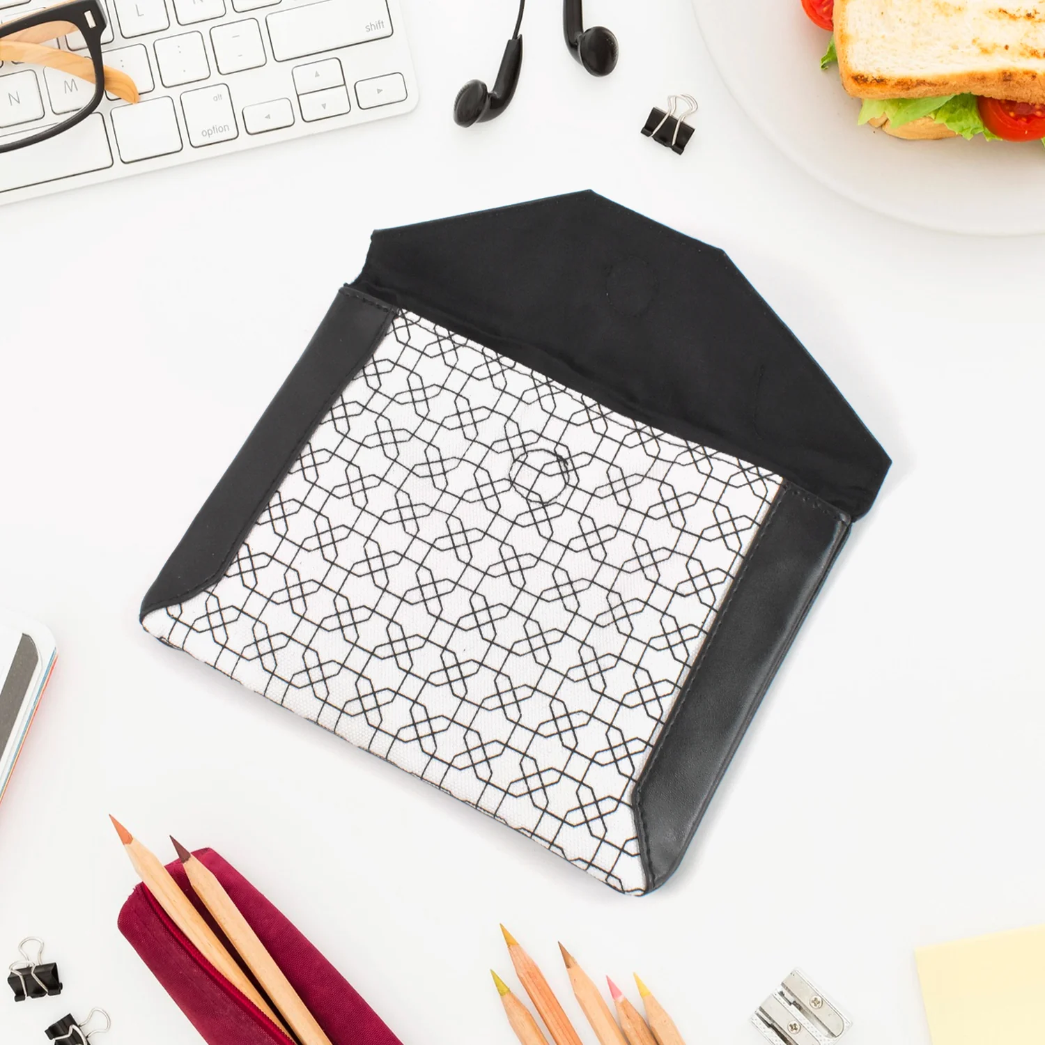 Multipurpose Pouch With Magnetic Lock(1 Pc / 19×14 Cm) - Image 7