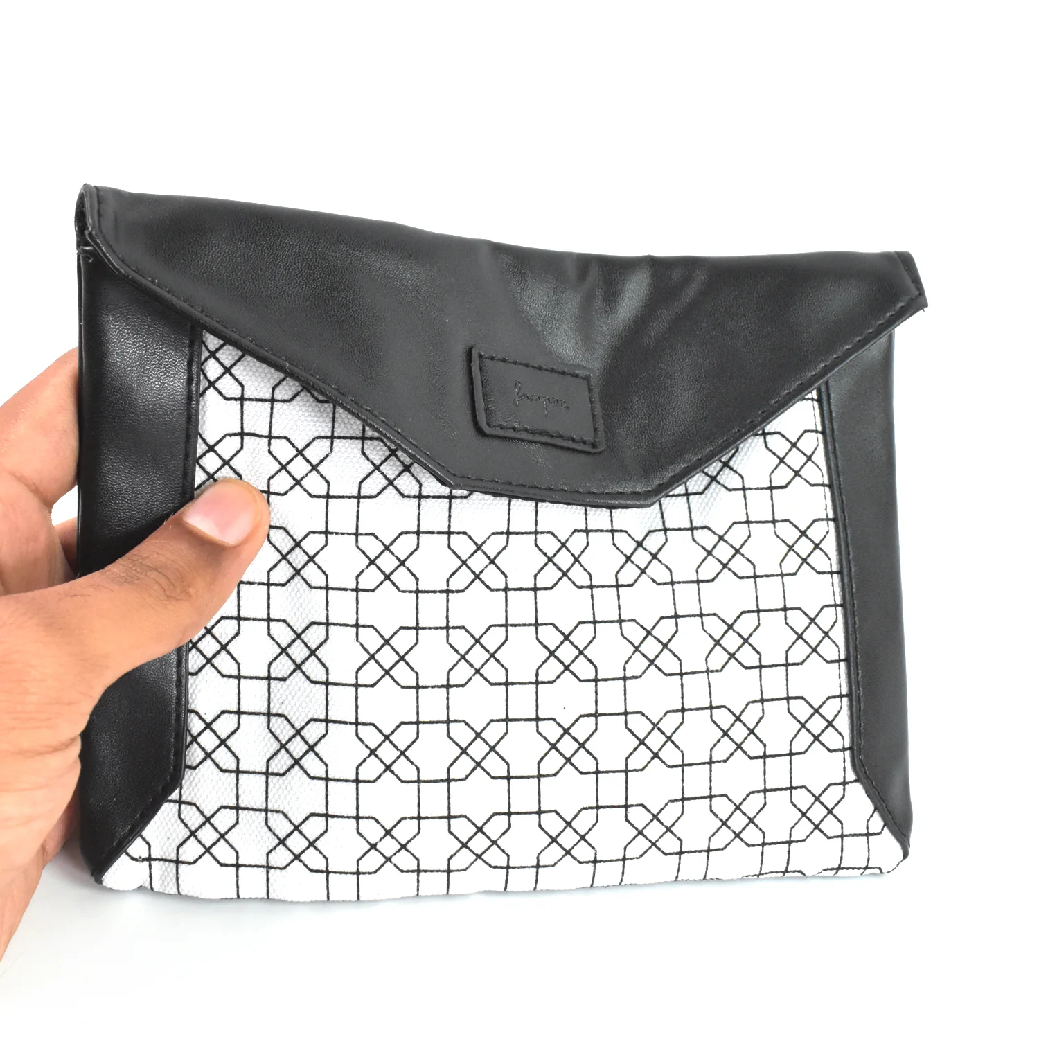 Multipurpose Pouch With Magnetic Lock(1 Pc / 19×14 Cm) - Image 8