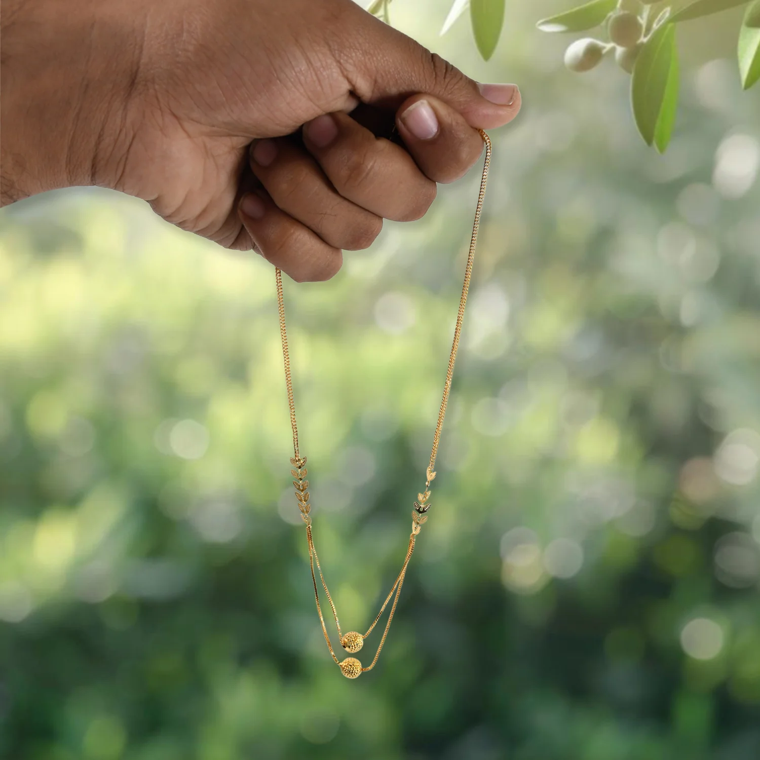 Charming Women's Necklace for Everyday Elegance - Image 3