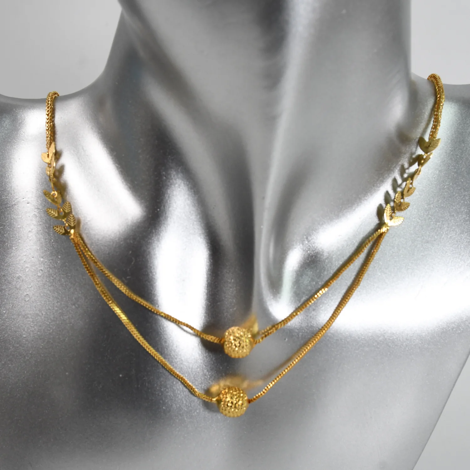 Charming Women's Necklace for Everyday Elegance - Image 4