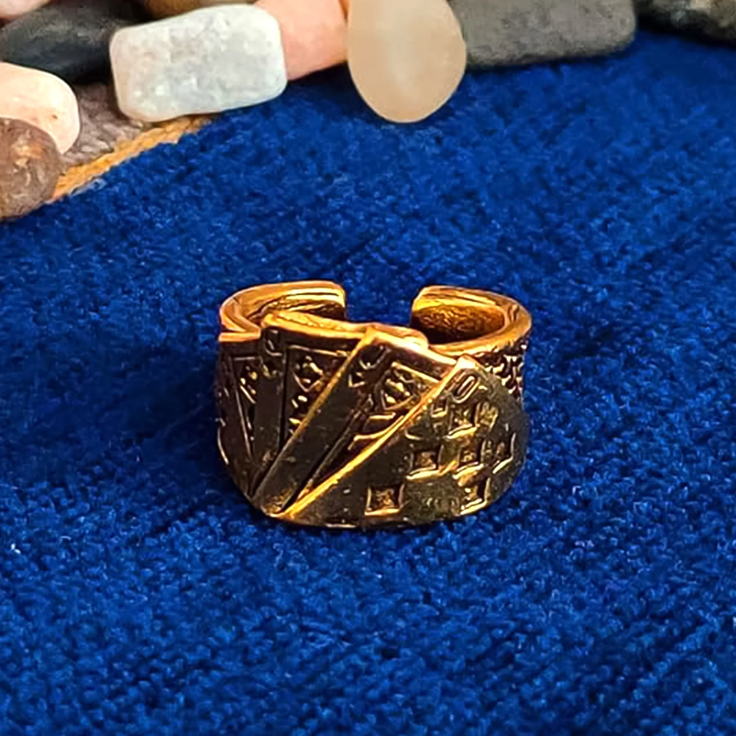 Mens Bikers Jewelry Poker Card Unique Gold Ring - Image 2