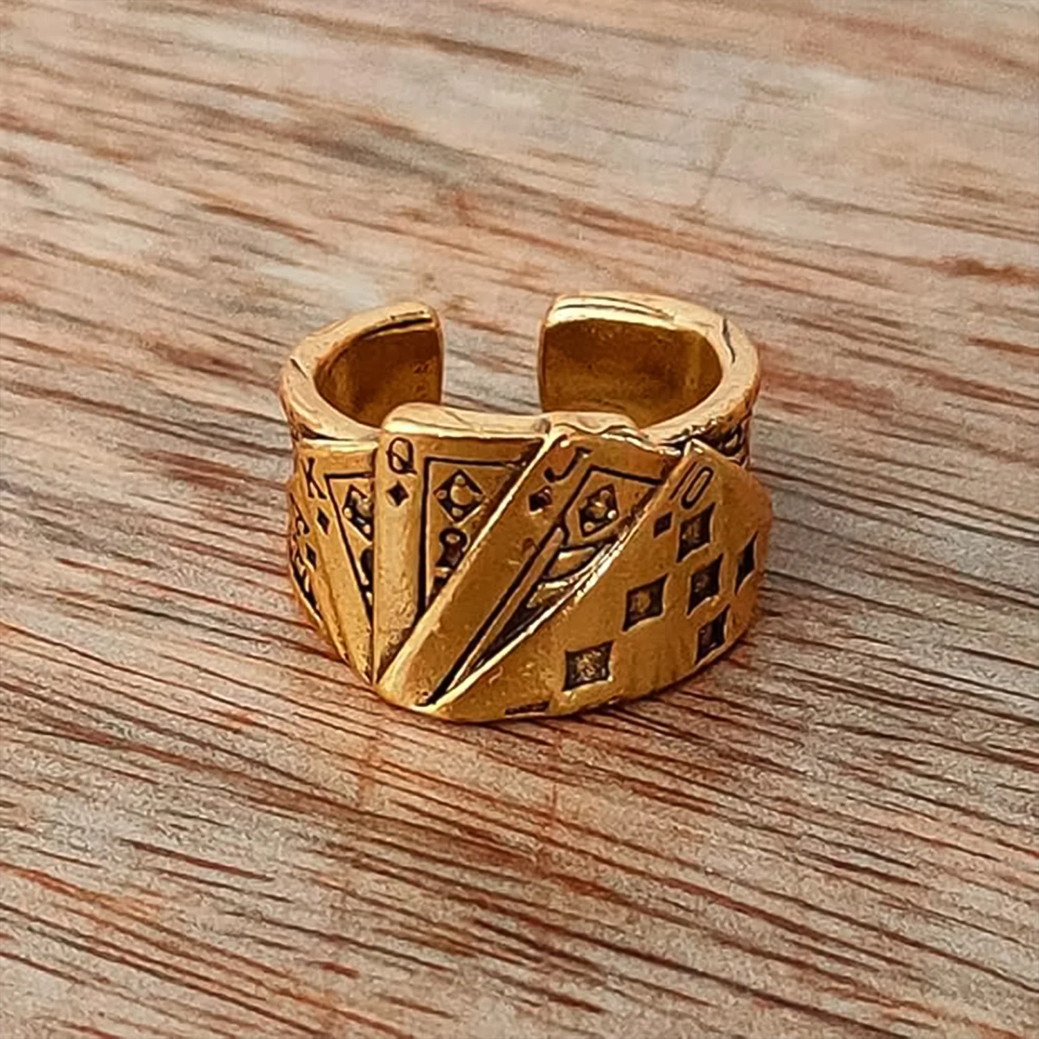 Mens Bikers Jewelry Poker Card Unique Gold Ring - Image 3