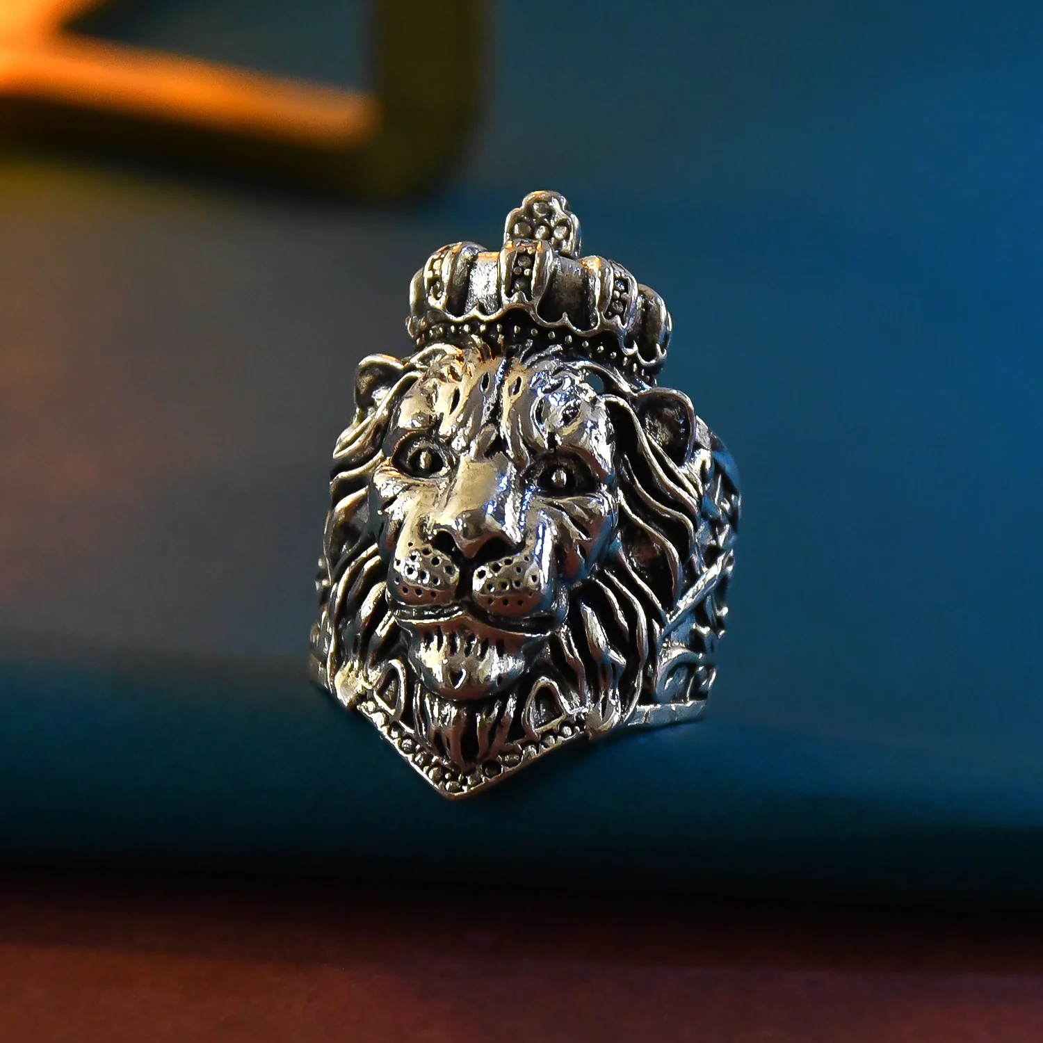 Majestic Silver color King Lion Ring - Image 3