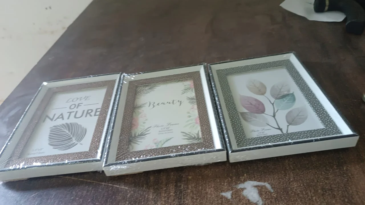 Modern Plastic Picture Frame Photo Holder (1 Pc / Mix Color & Design / 15×12 Cm) - Image 7
