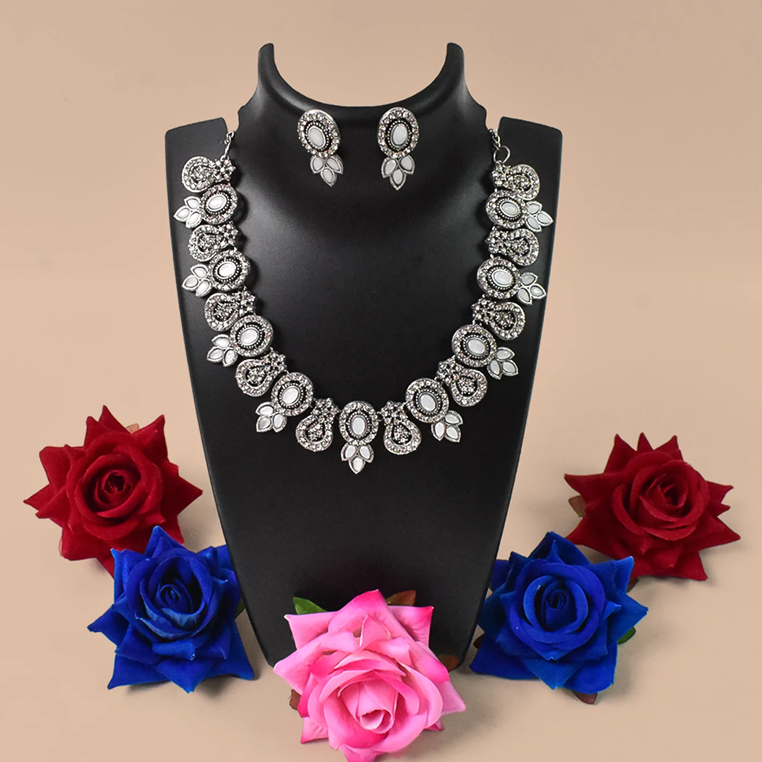 Elegant Diamond Necklace Set - Image 2