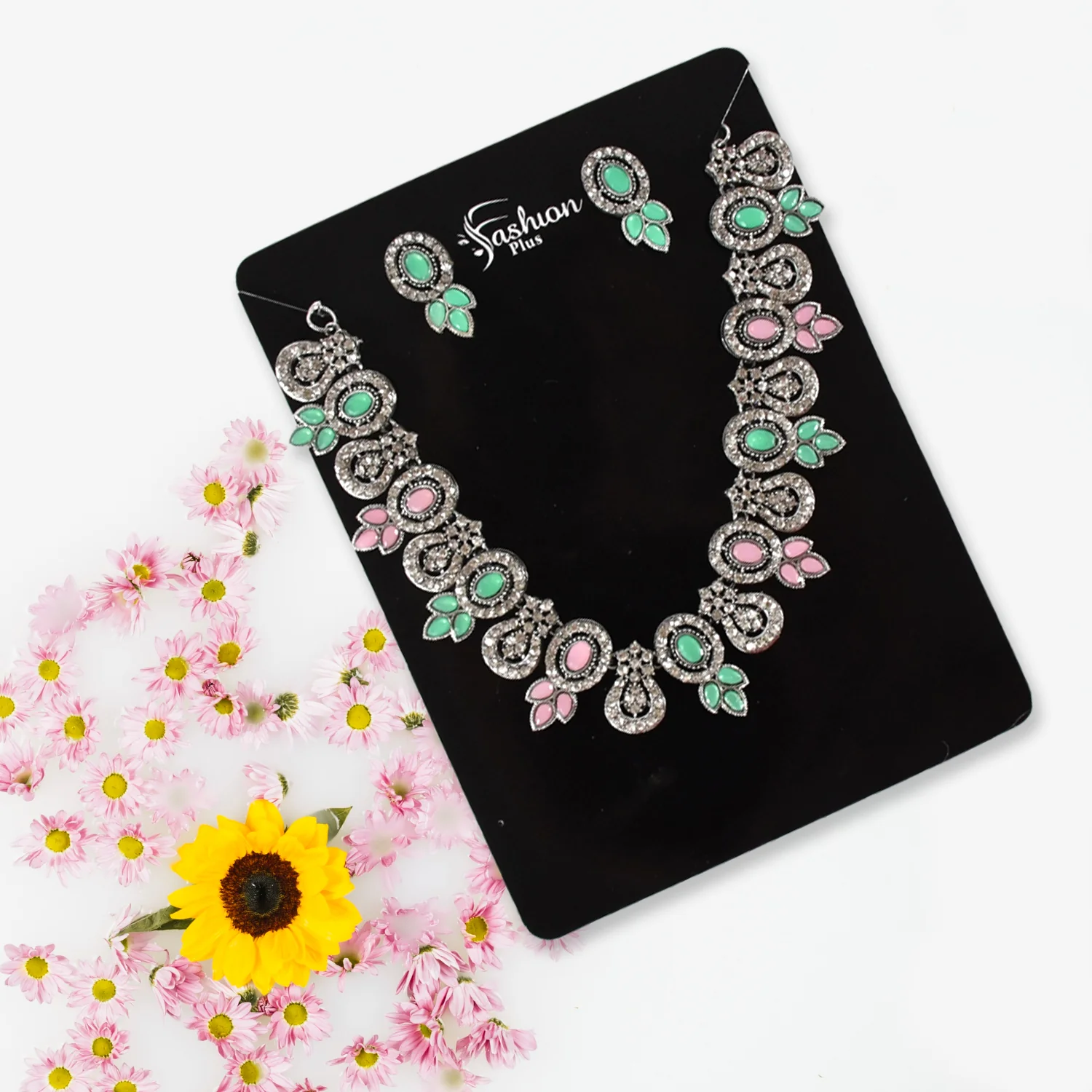 Exquisite Pink & Green Color Necklace Set - Image 2