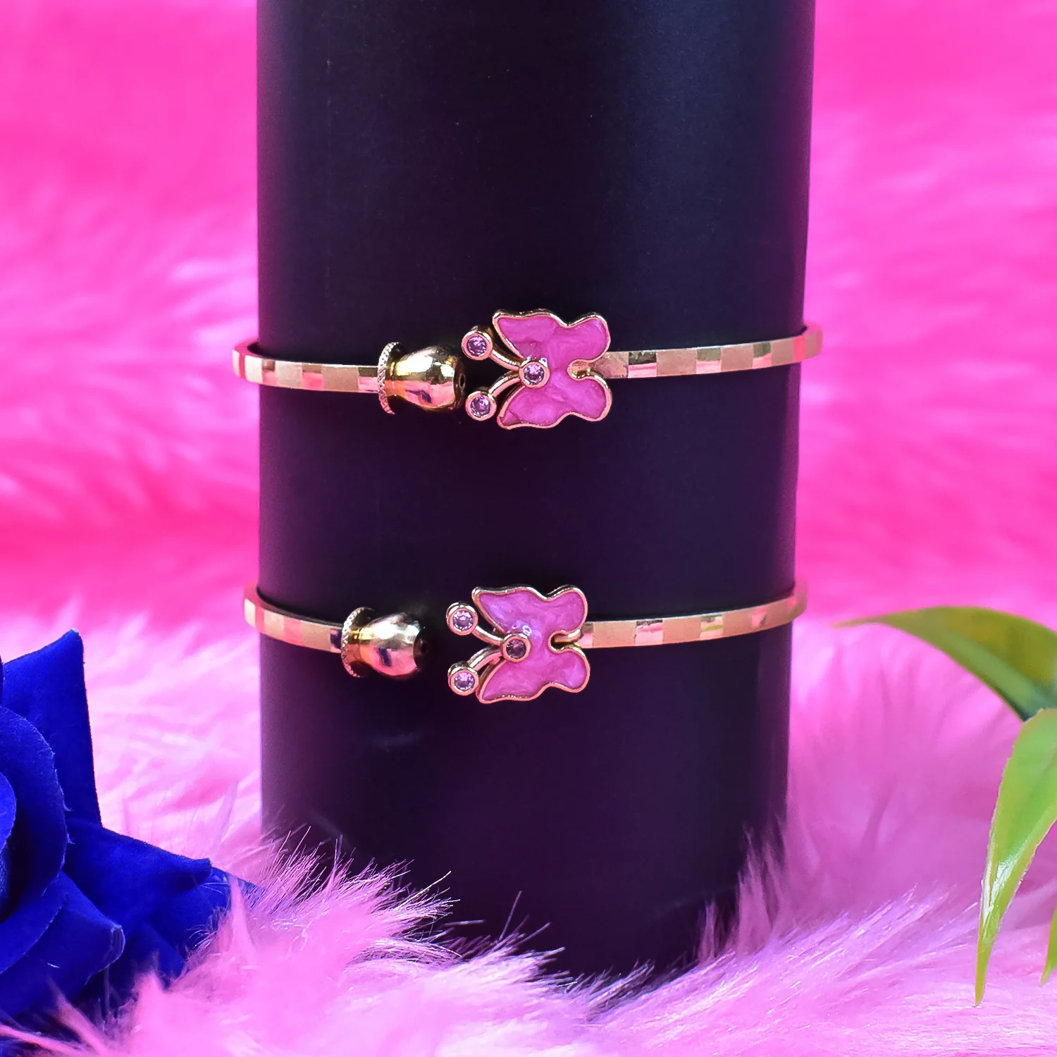 Classic Golden Bangles (1 Pair) - Image 5