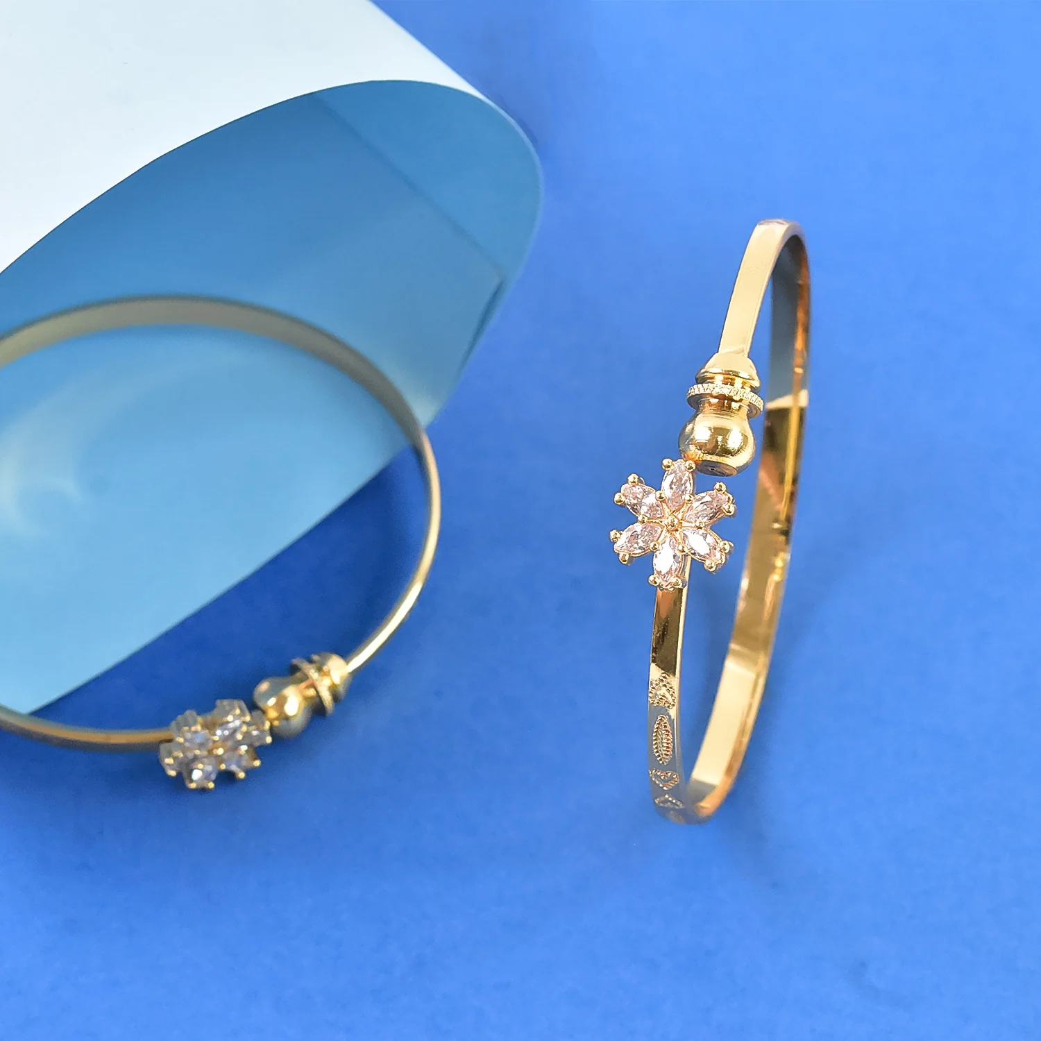 Elegant Golden Bangles (1 Pair) - Image 2