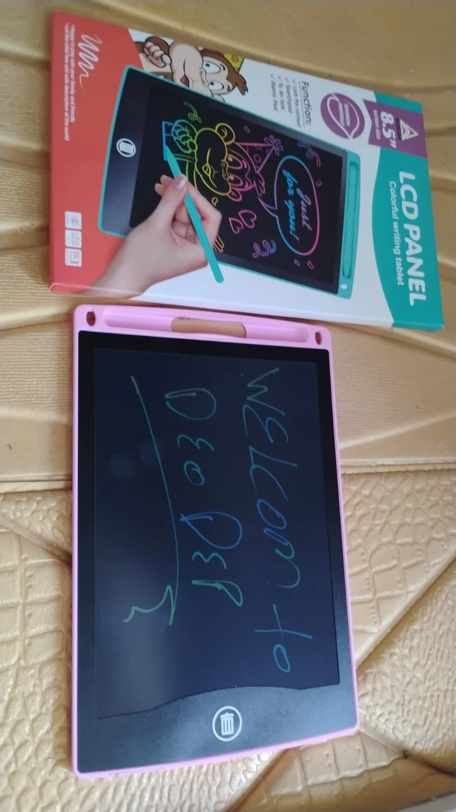 Portable 8.5 Inch LCD Writing Tablet & Pen for Kids Use - Image 8