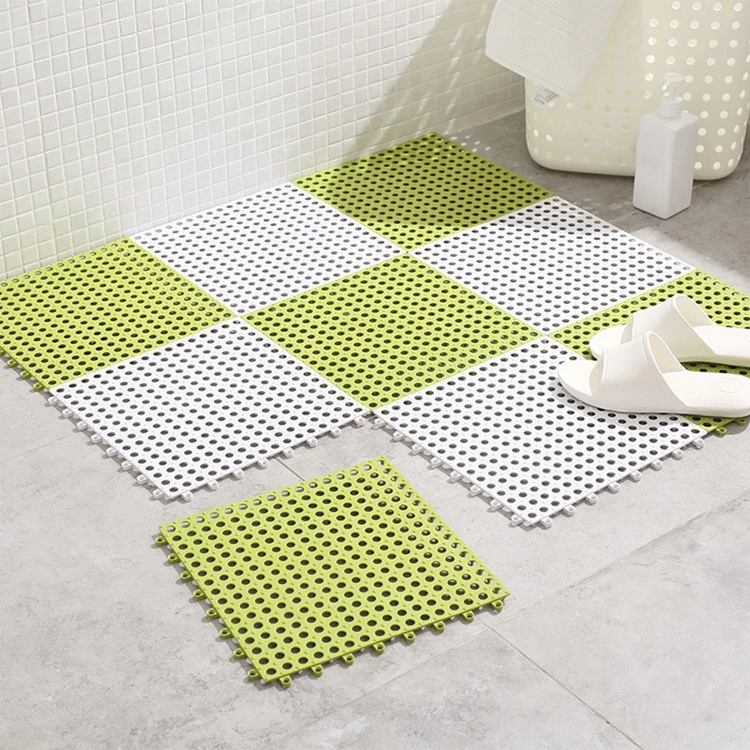 Bath Anti-Slip Mat – Prevent Slippery Surfaces While Bathing (26×26 cm) - Image 9