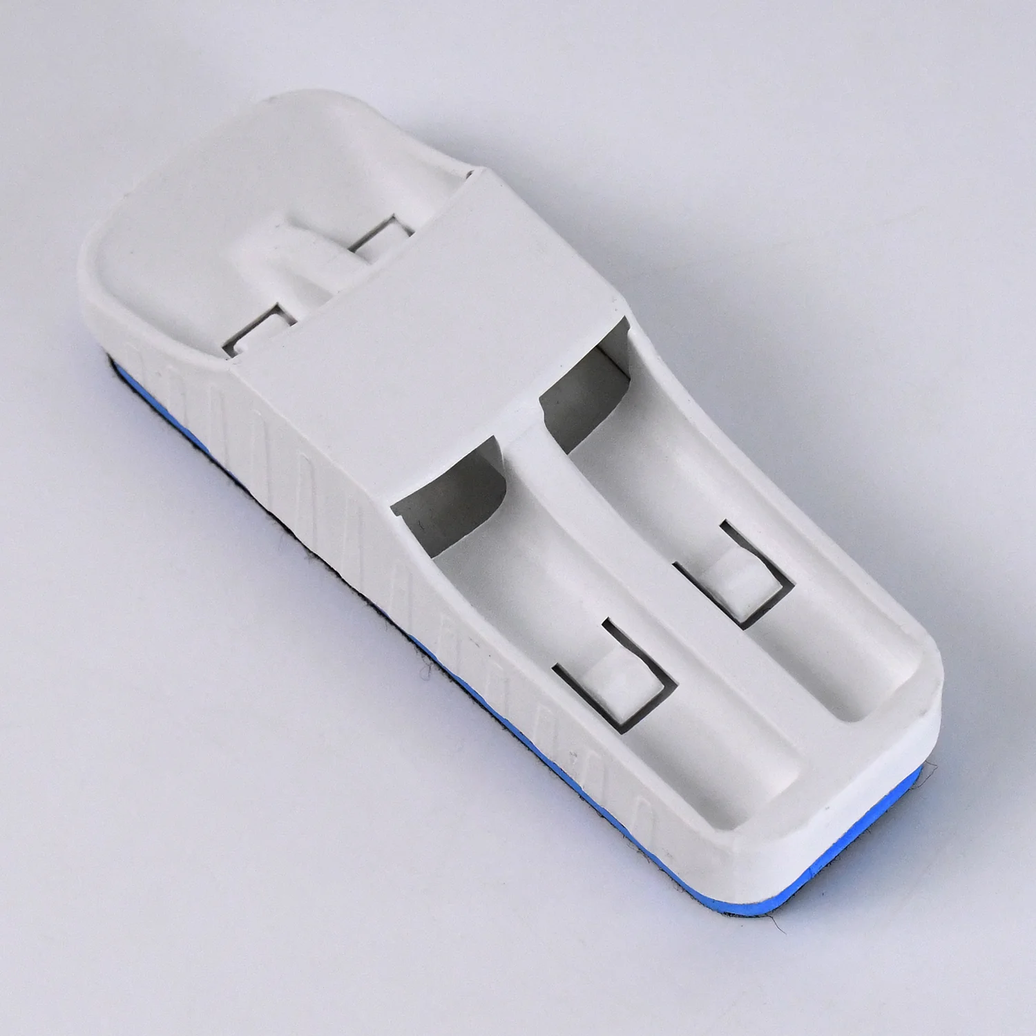 Magnetic Duster With Marker Holder (1 Pc) - Image 3