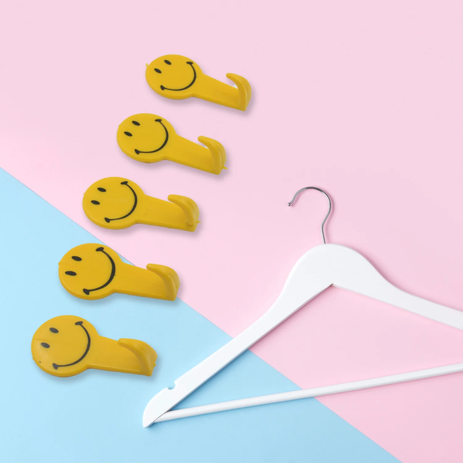 5 PC ADHESIVE HOOK FOR HOLDING STUFFS,KEY AND OTHER ITEMS - Image 5