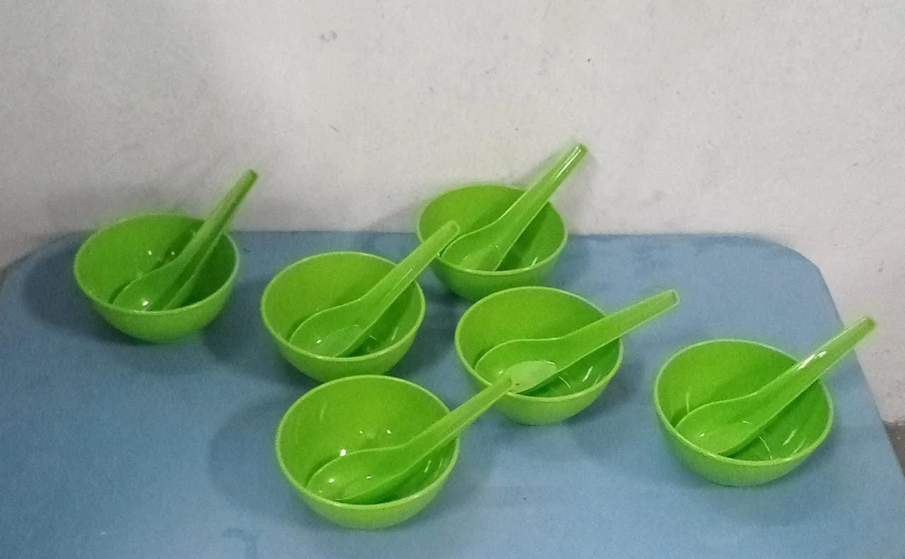 Plastic Soup Bowl & Spoon Set for Kitchen (6-Pcs) - Image 11