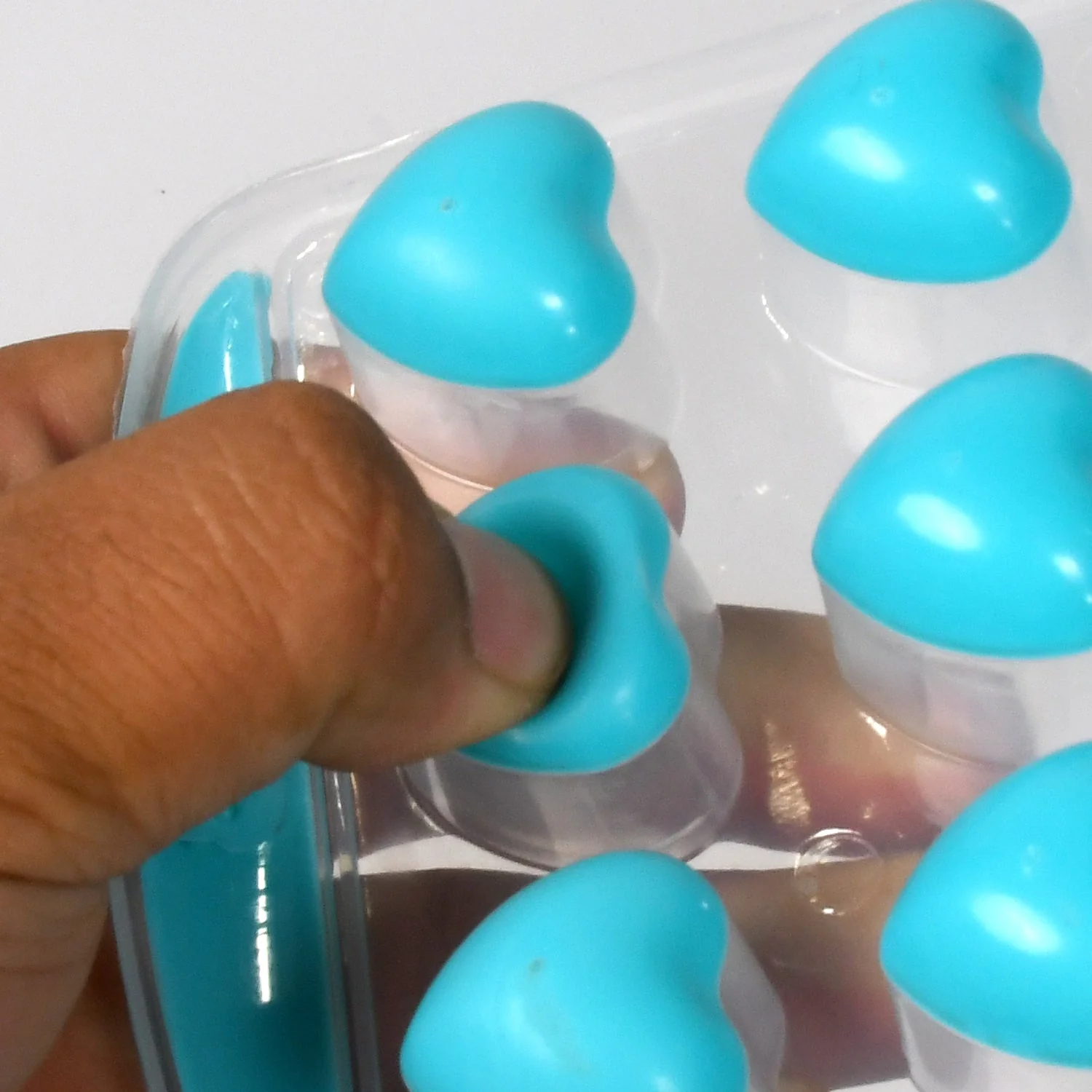 Easy Push -UP ice Tray, With Flexible Silicon Bottom, Heart Shape 18 Cube Trays - Image 8