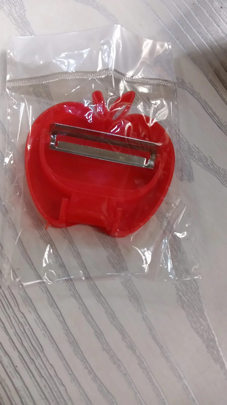 Apple Shaped Folding Vegetable Peeler for Kitchen Fruit Peeling vegetables - Image 7