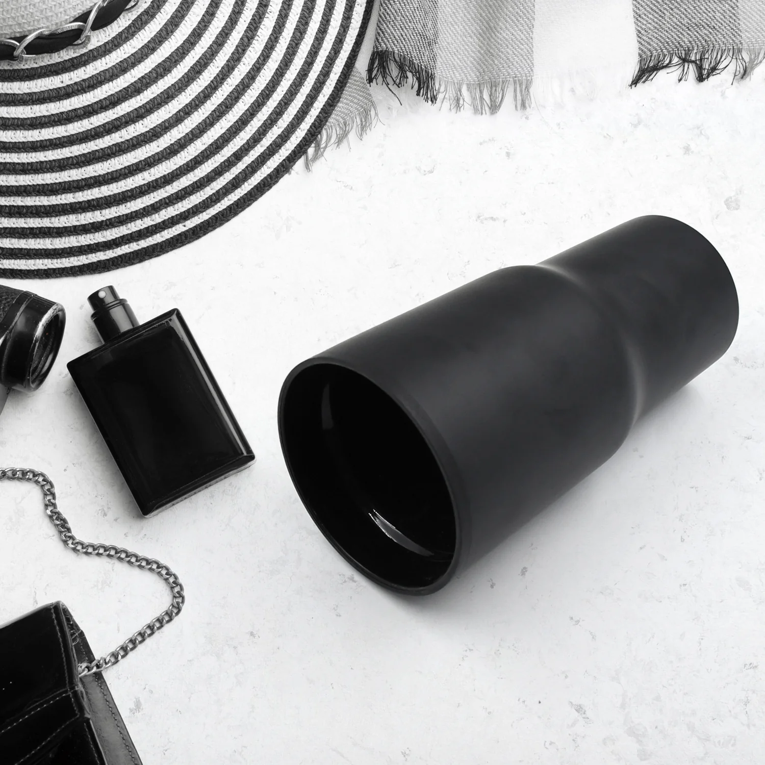 STAINLESS STEEL VACUUM INSULATED MUG, Tumbler (590ml) - Image 3