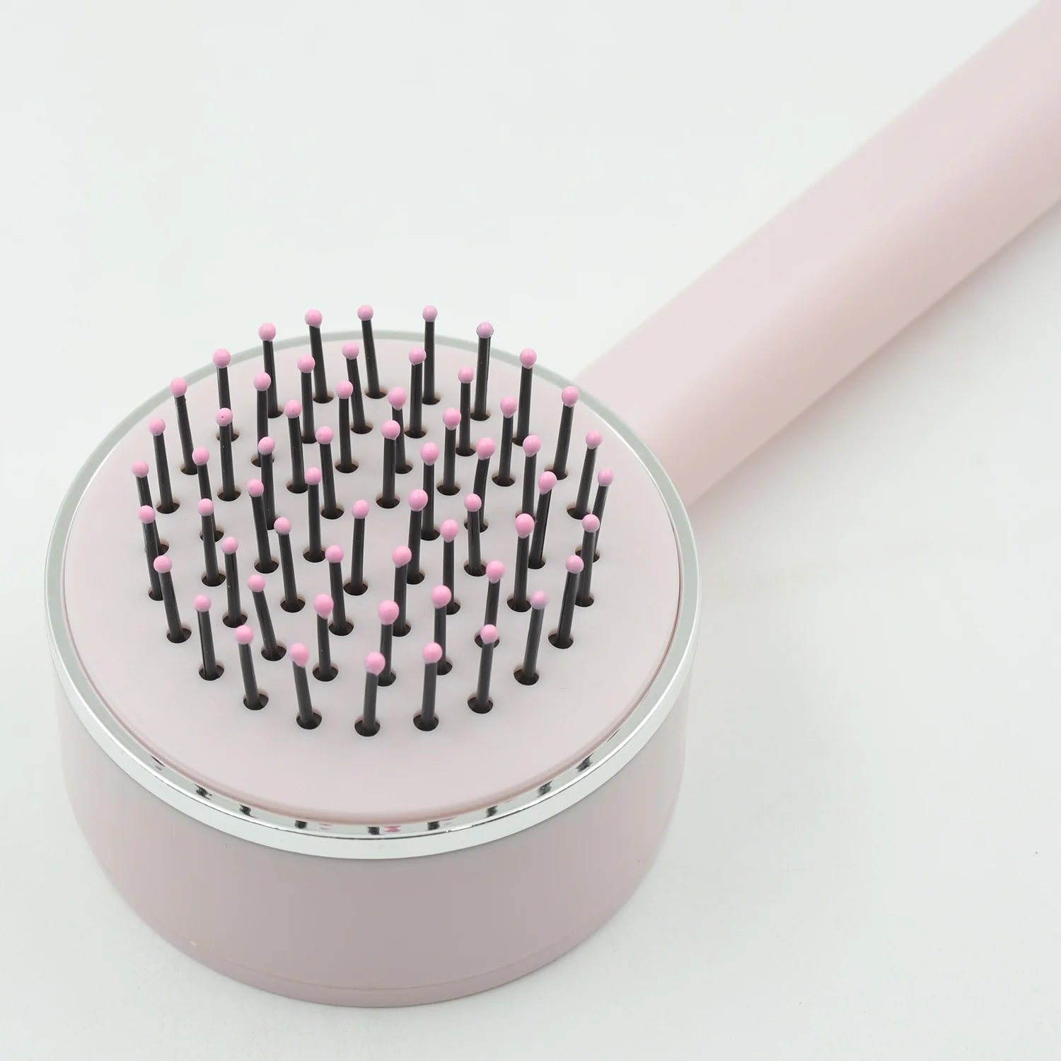 Air Cushion Massage Brush with Long Handle & Self-Cleaning Detangling Comb - Image 6
