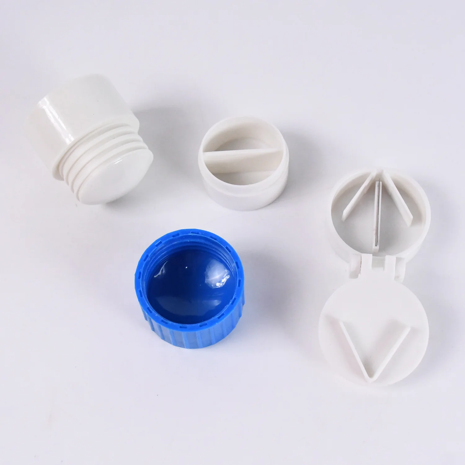 4-in-1 Medicine Cutter, Crusher, Storage Box for Pills - Image 7