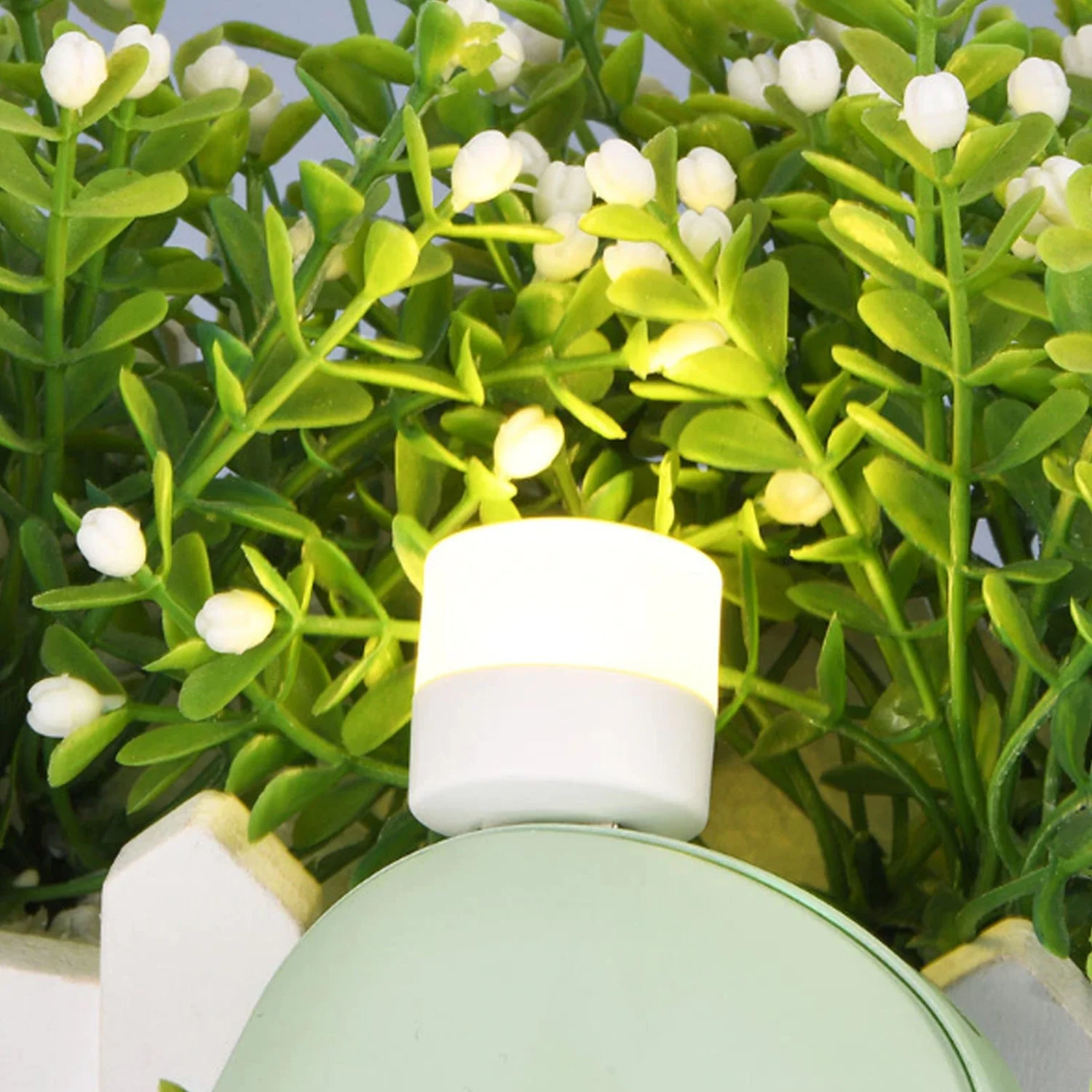 Small USB Bulb used in official places for room lighting purposes. (Yellow Color) - Image 3