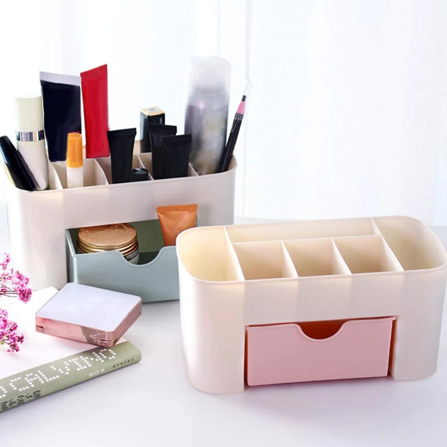 Makeup Cutlery Box Used storing makeup equipments and kits used by womens and ladies - Image 6