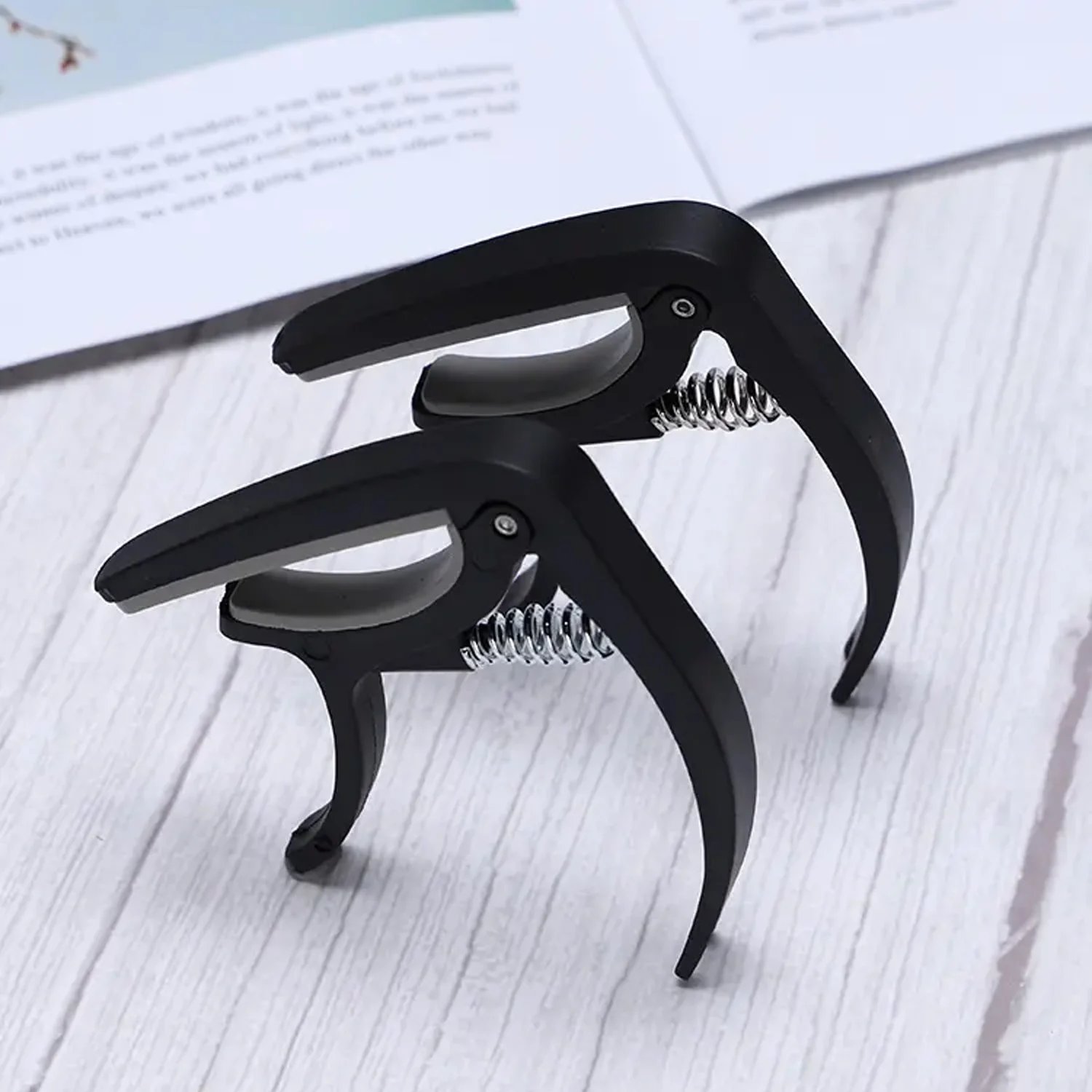 Guitar Capo with Pickup Stand – Soft Capo for Acoustic & Electric Instruments - Image 8