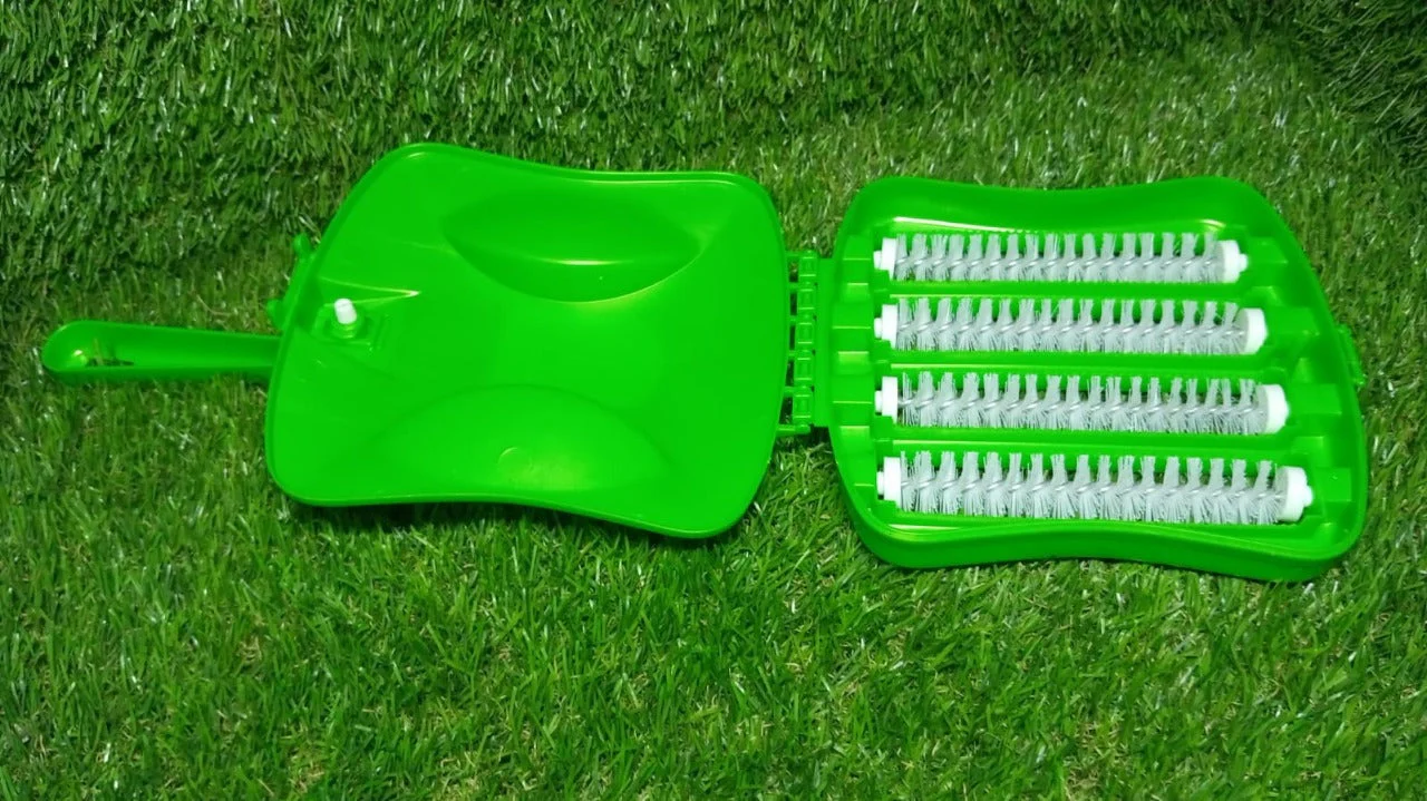 Plastic Handheld Carpet Roller Brush Cleaning with Dust Crumb Collector, Wet - Image 8