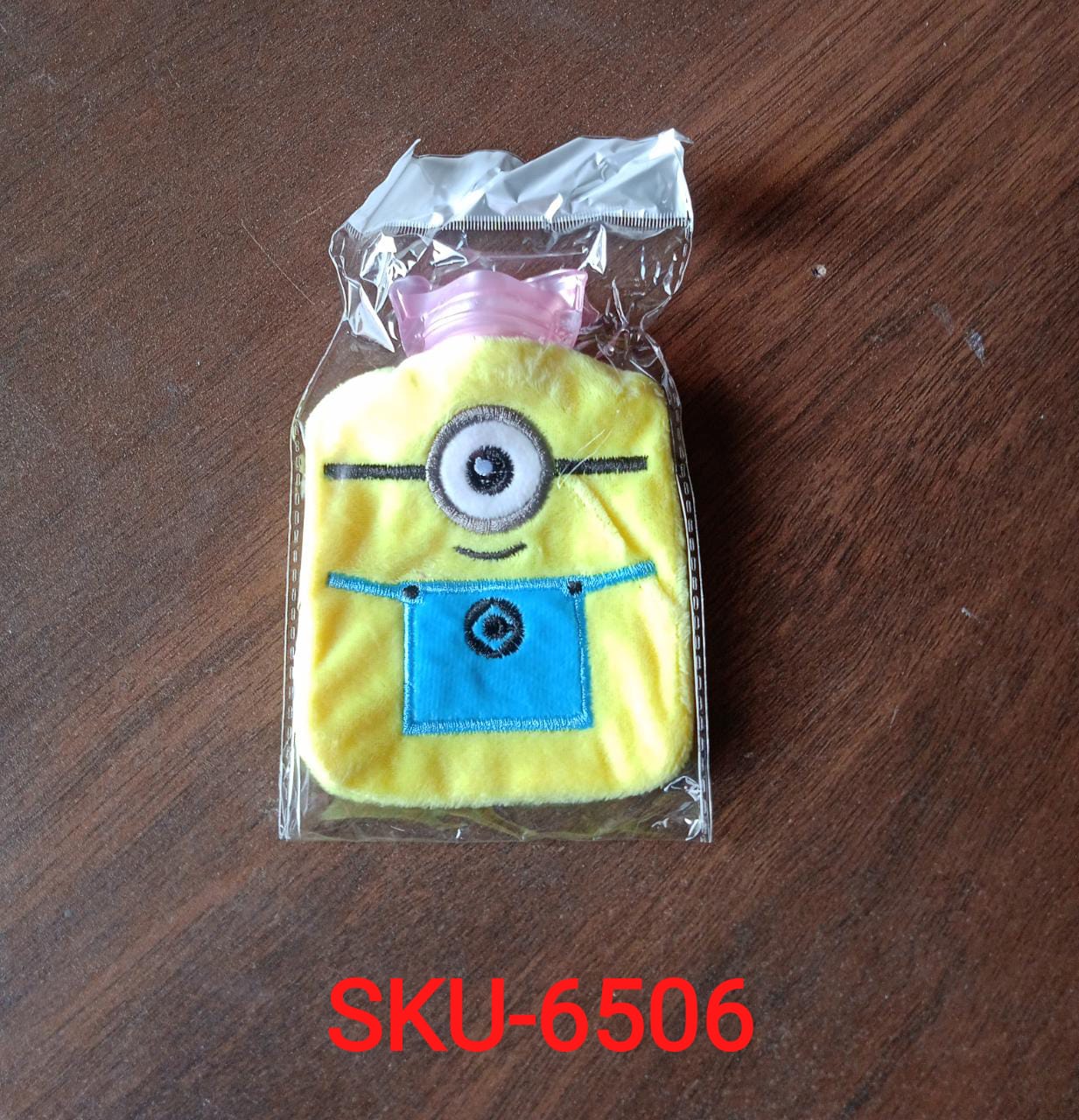 Minions Small Hot Water Bag – Pain Relief for Neck, Shoulder, Hands & Feet (1 Pc) - Image 8